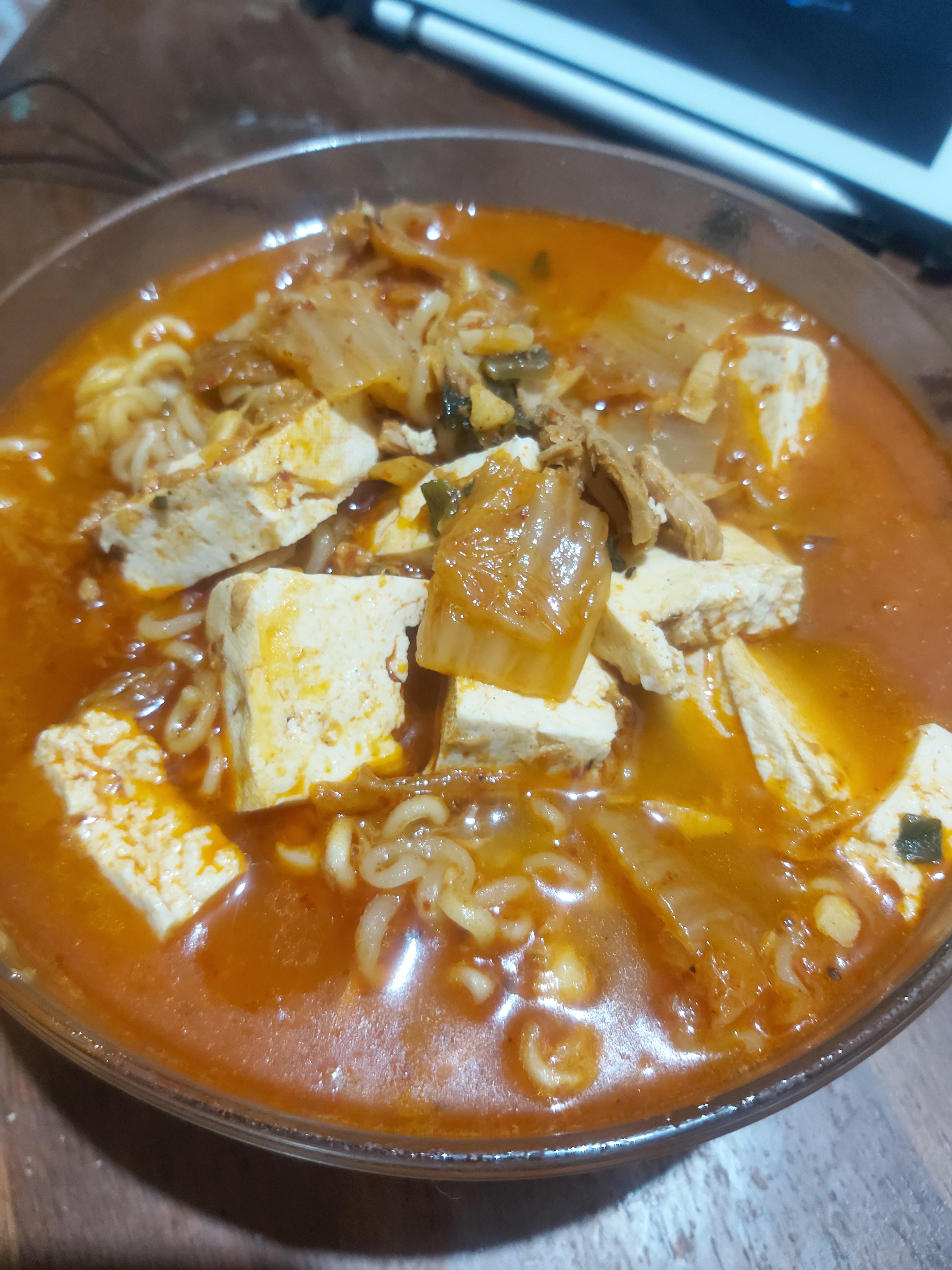 Shin Ramyun with Kimchi, Tuna, and Tofu r/InstantRamen