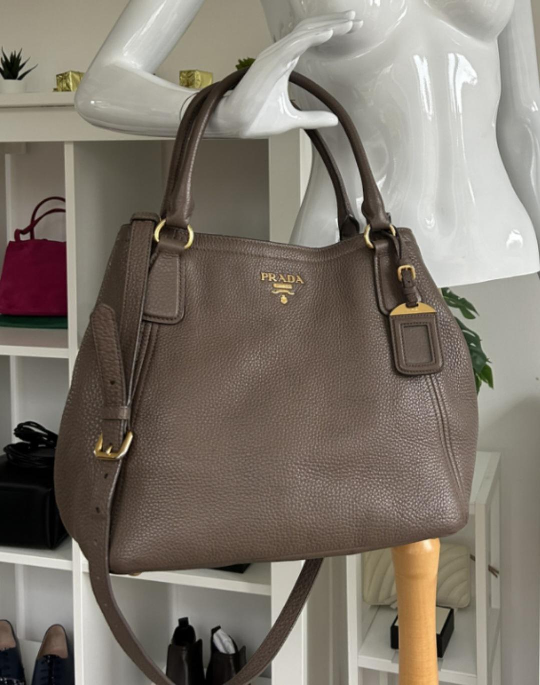 Just got this vintage prada bag for work 😍 r/handbags