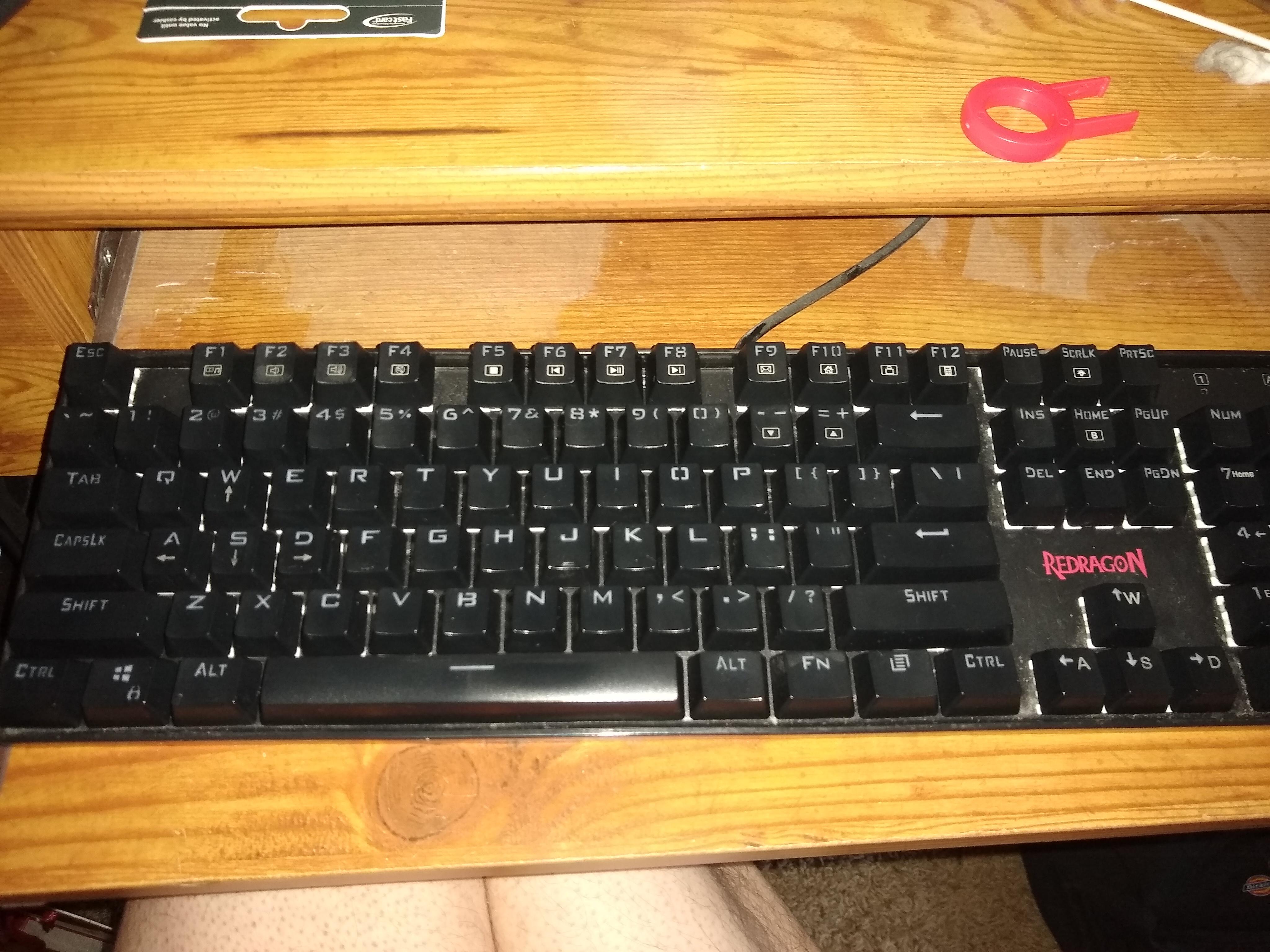 I messed up putting my keys back on my keyboard r/notinteresting