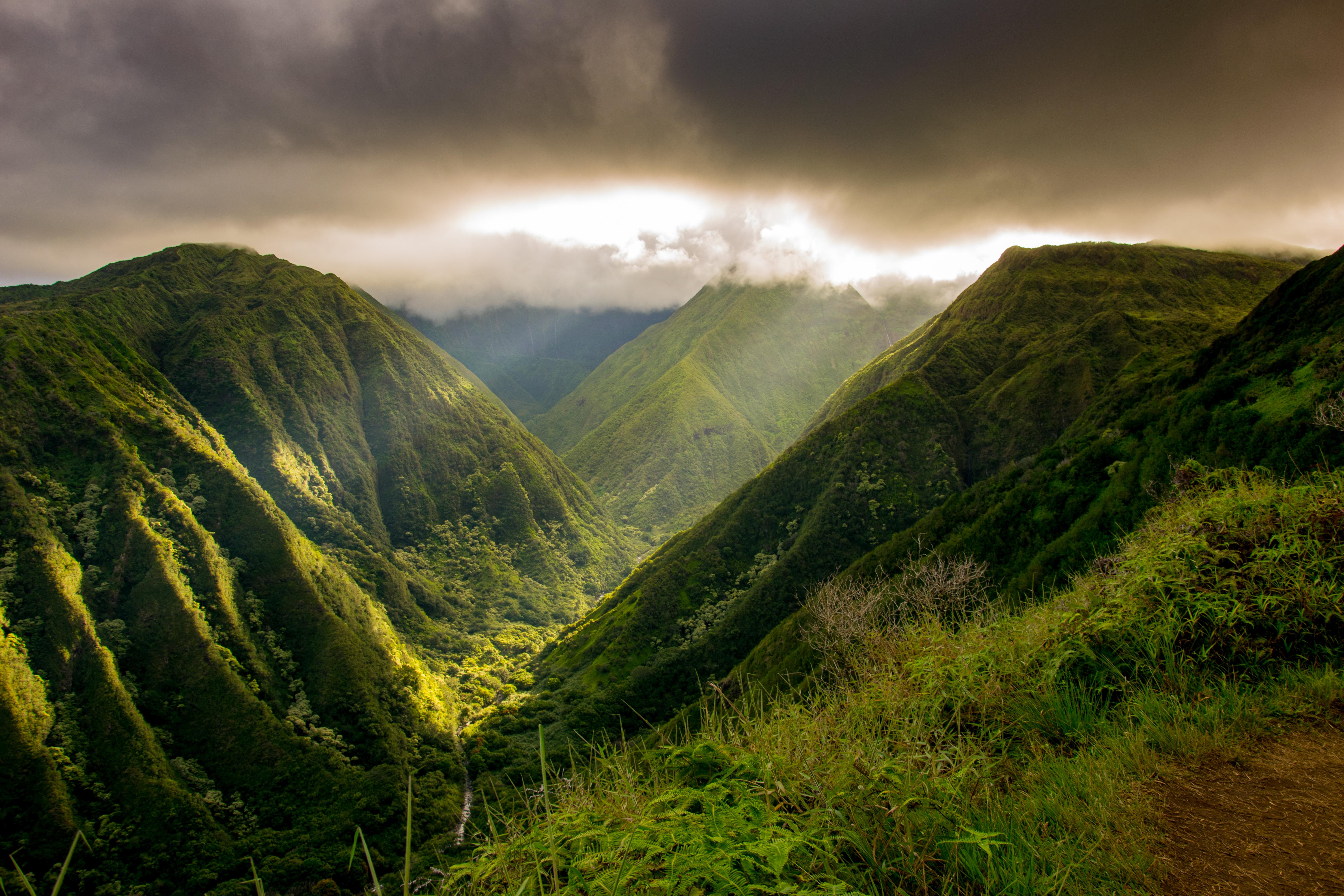 Waihee Ridge Trail Wailuku, HI. [OC] [6000x4000] r/EarthPorn