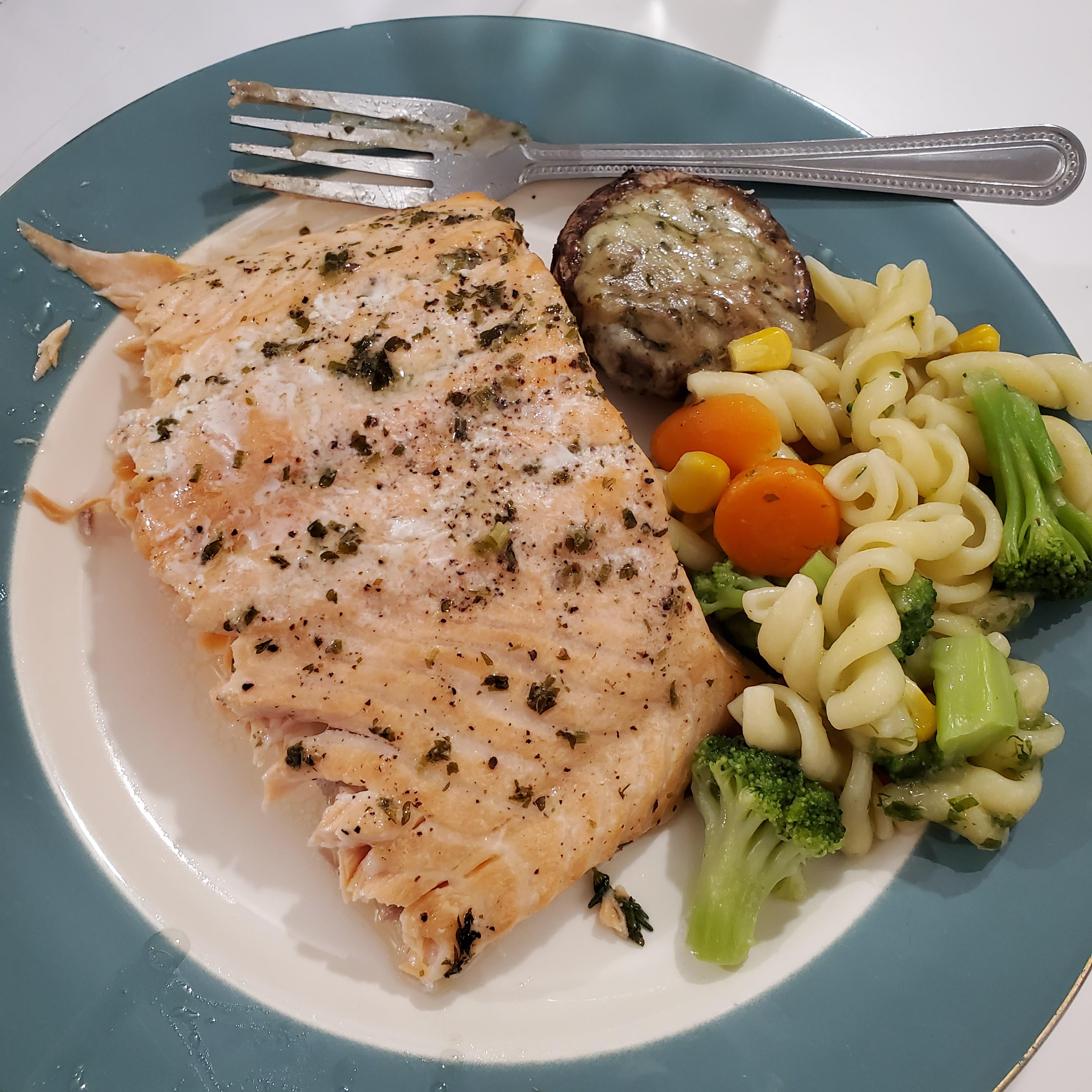 [Homemade] Baked salmon with stuffed mushrooms and pasta r/food