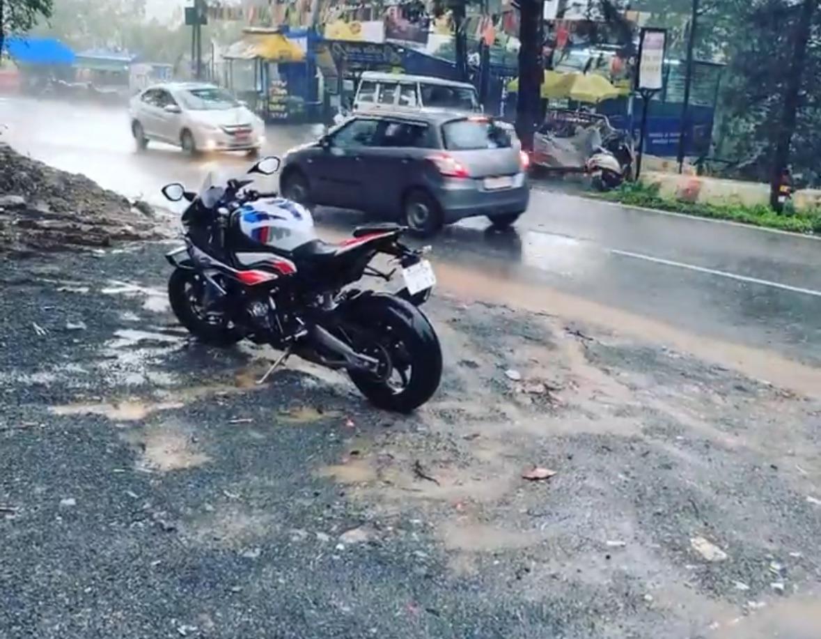 Does rain ruin your mood too ? r/indianbikes