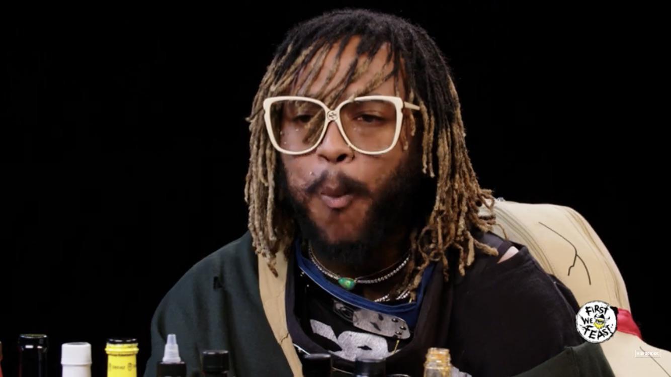 Thundercat with the Gara backpack and two leaf village headbands r/Naruto