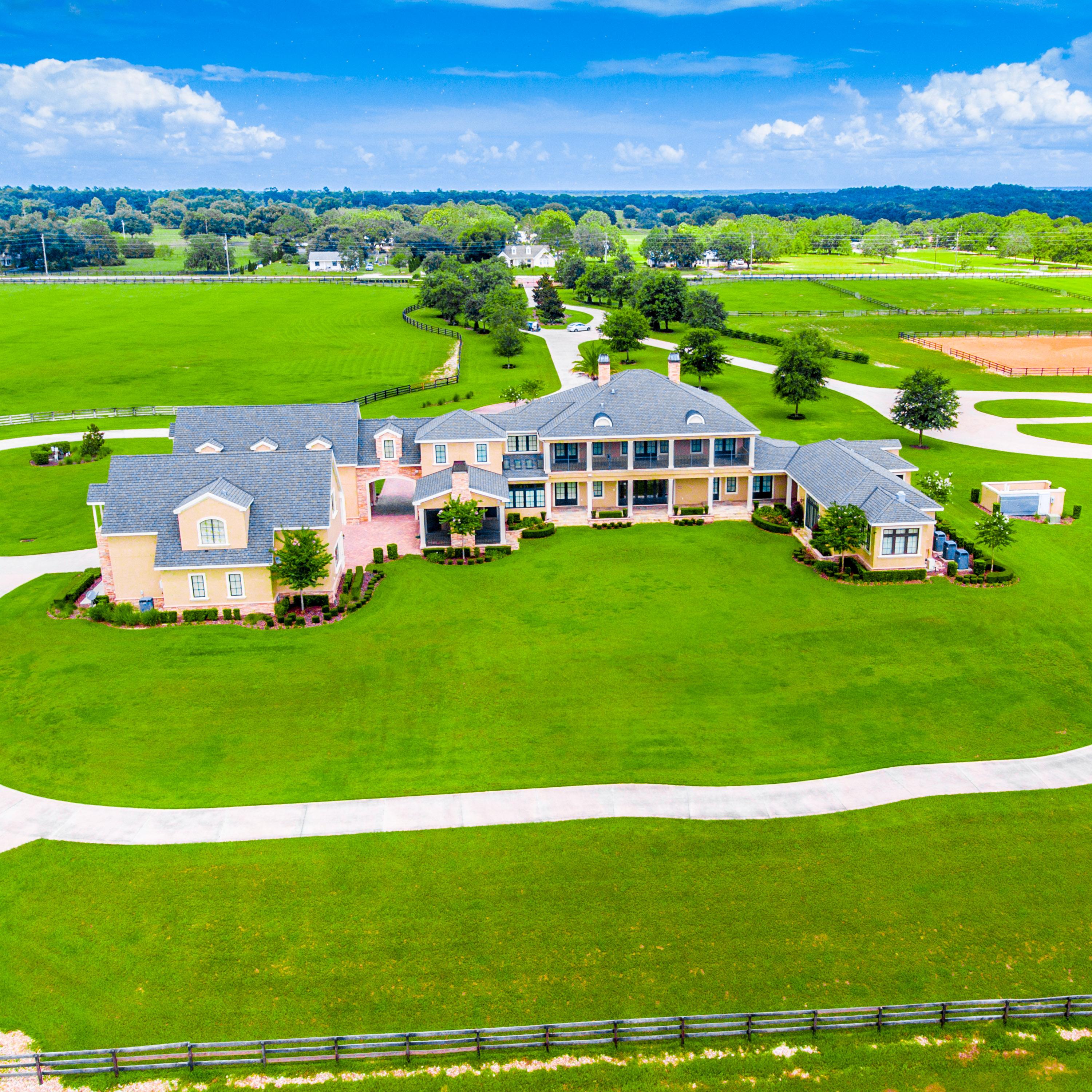 Stunning newly built mansion in Lady Lake Florida. r/aerialphotography