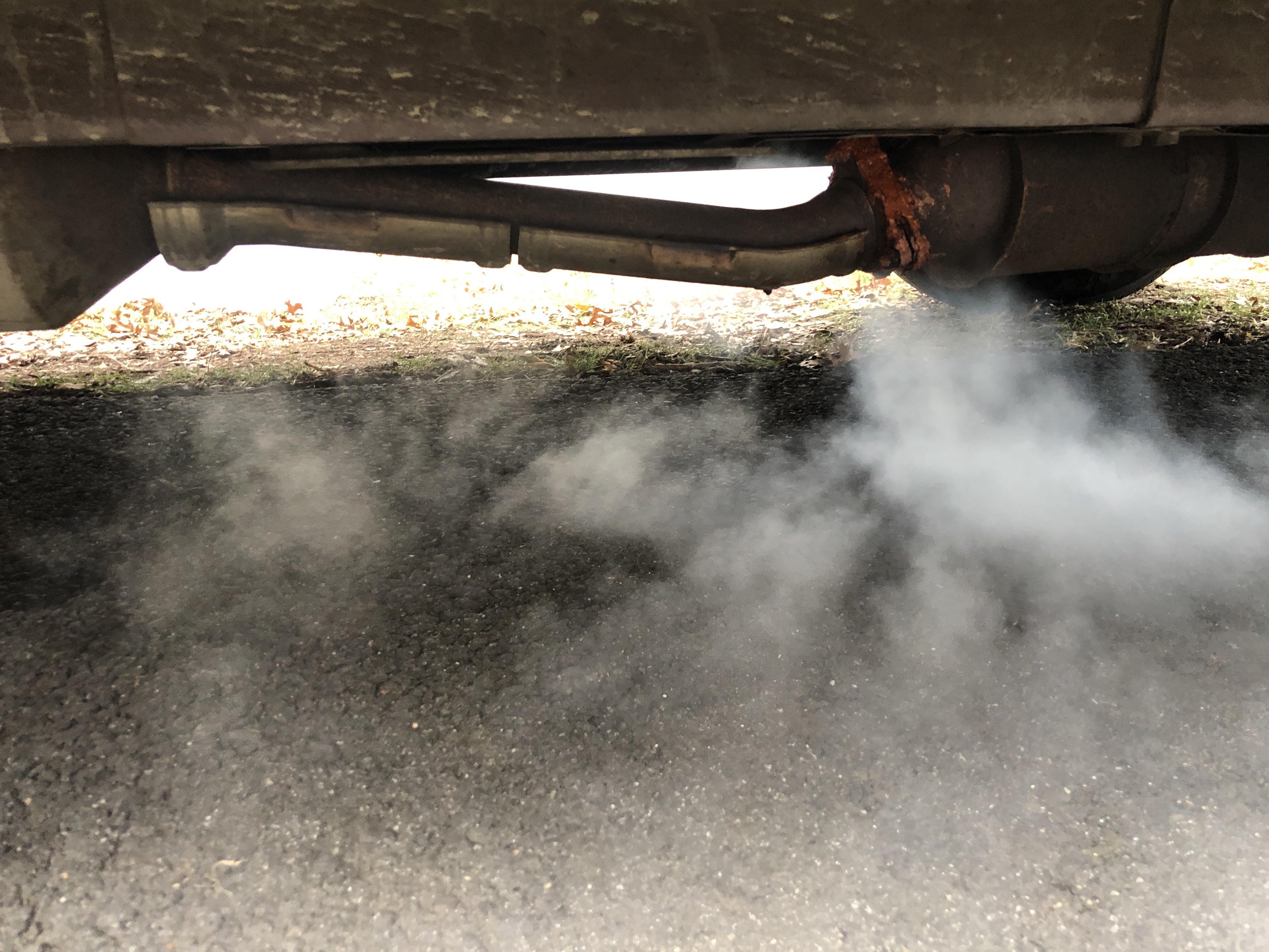 How should I fix this exhaust leak? r/mechanic