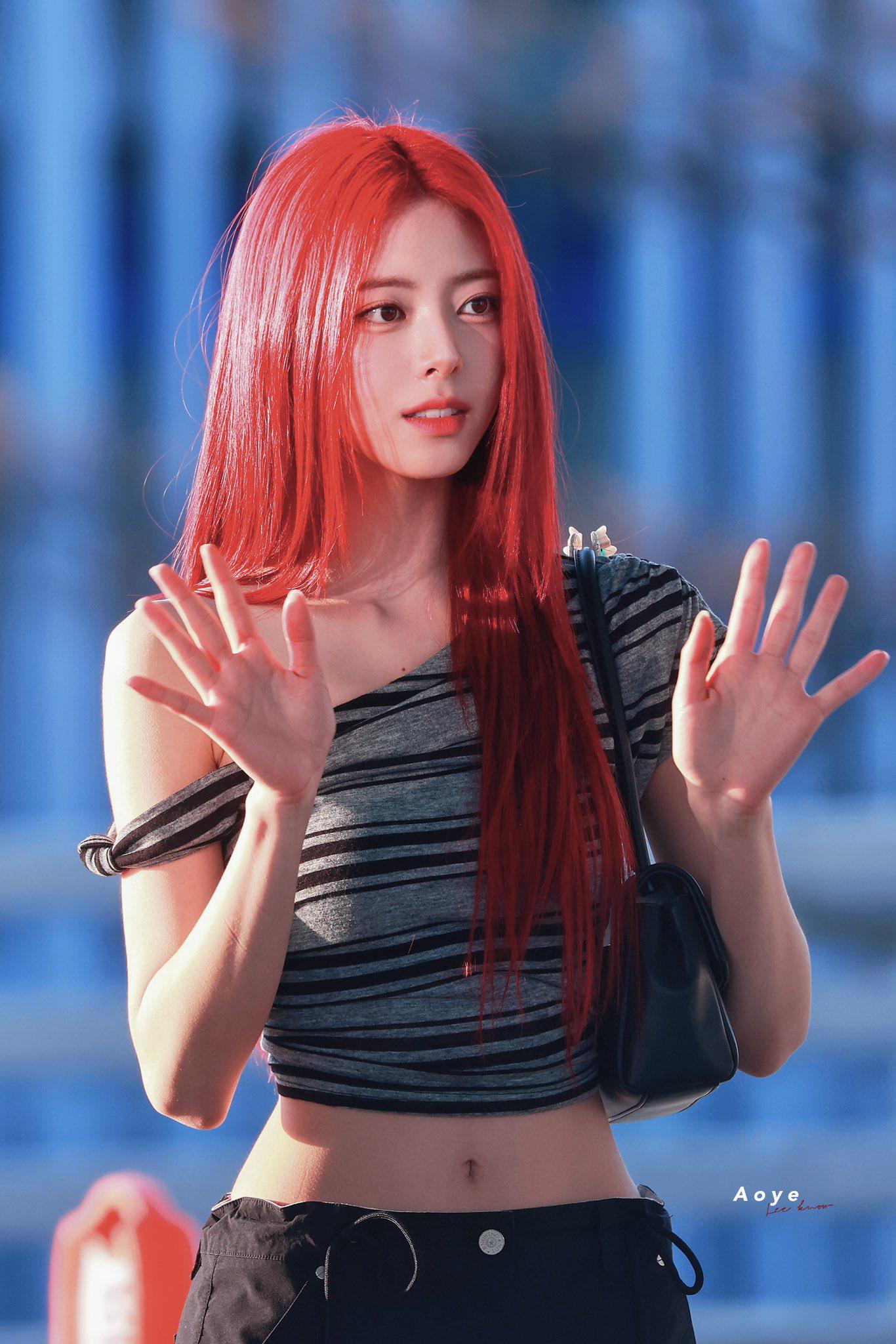 240413 Yuna of ITZY : kpopgooner