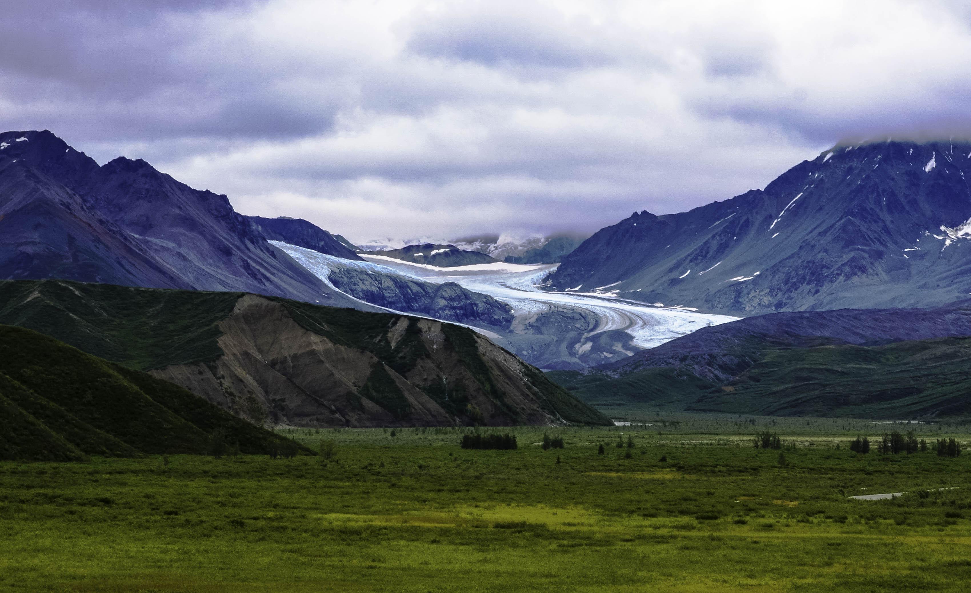 Gulkana Glacier viewed from the Richardson Highway Alaska [OC