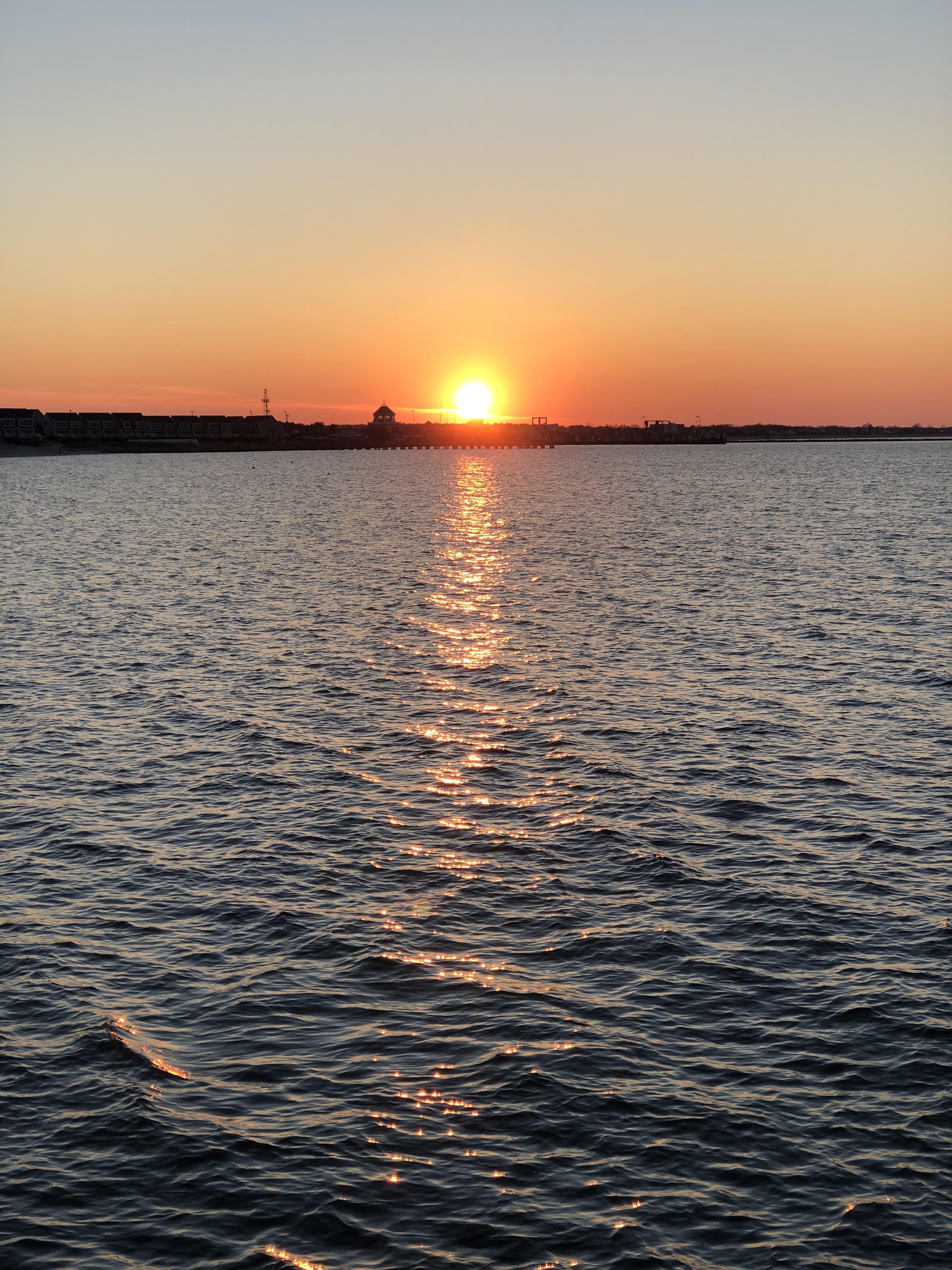 Calm sunset over the Delaware Bay (Lewes, DE). r/sunset