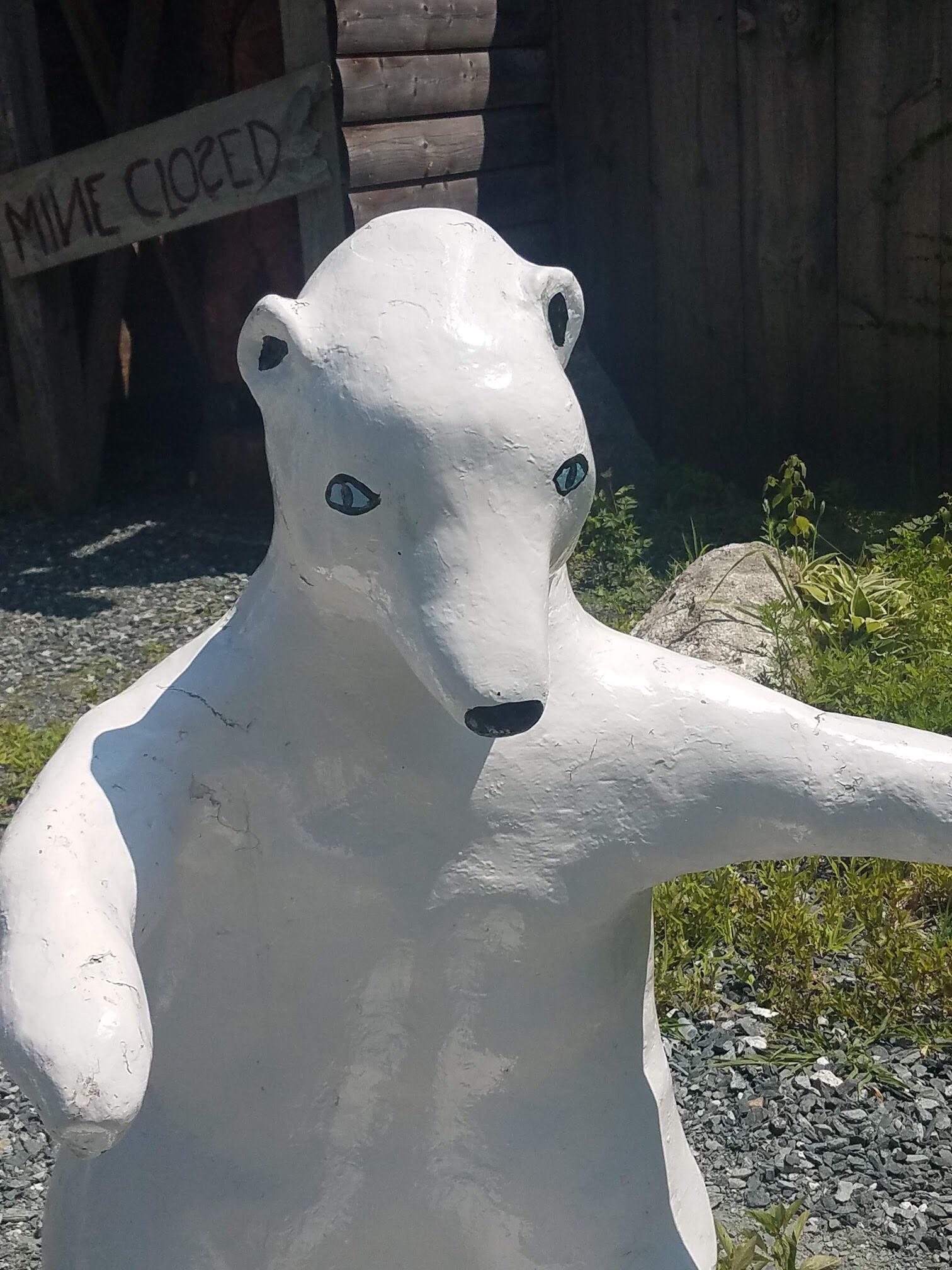 Demented polar bear in New hampshire r/CrappyDesign