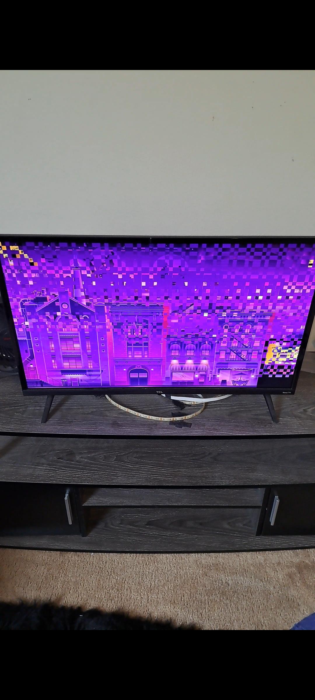 Why is my Roku TV doing this? r/Roku