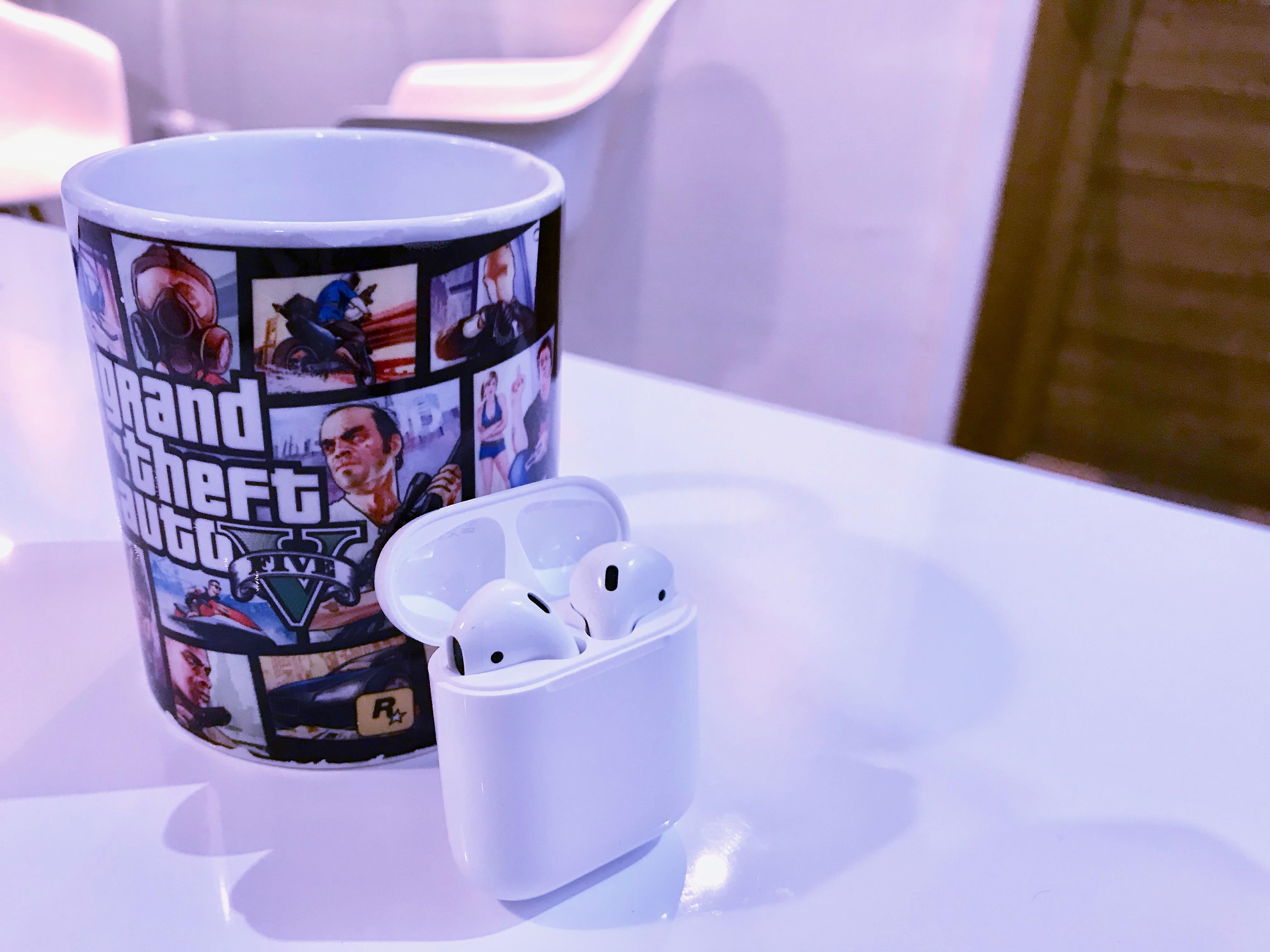 Joined the club with the AirPods 2! The "Hey Siri" feature