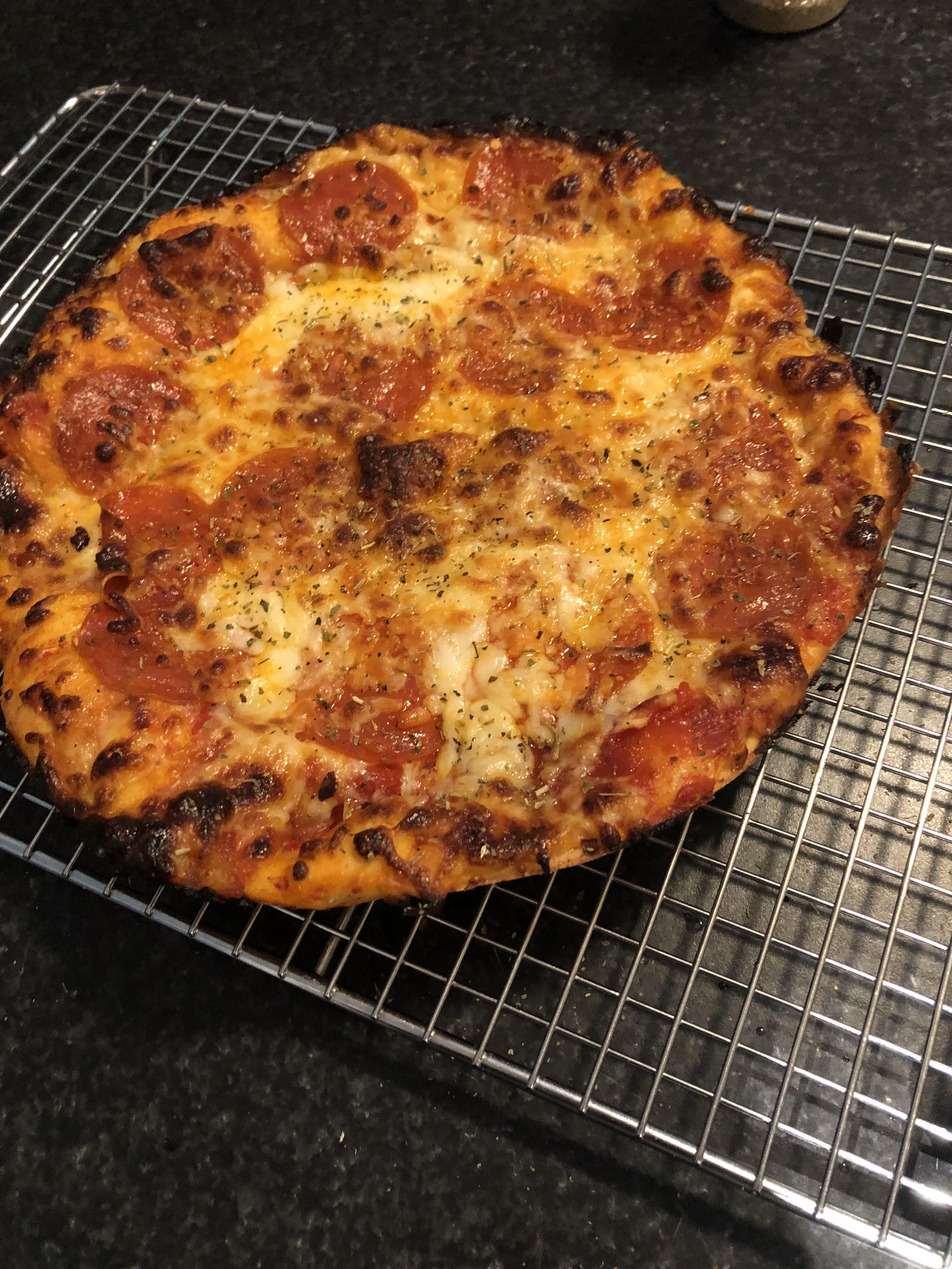 Cast iron pizza for the win! r/FoodPorn