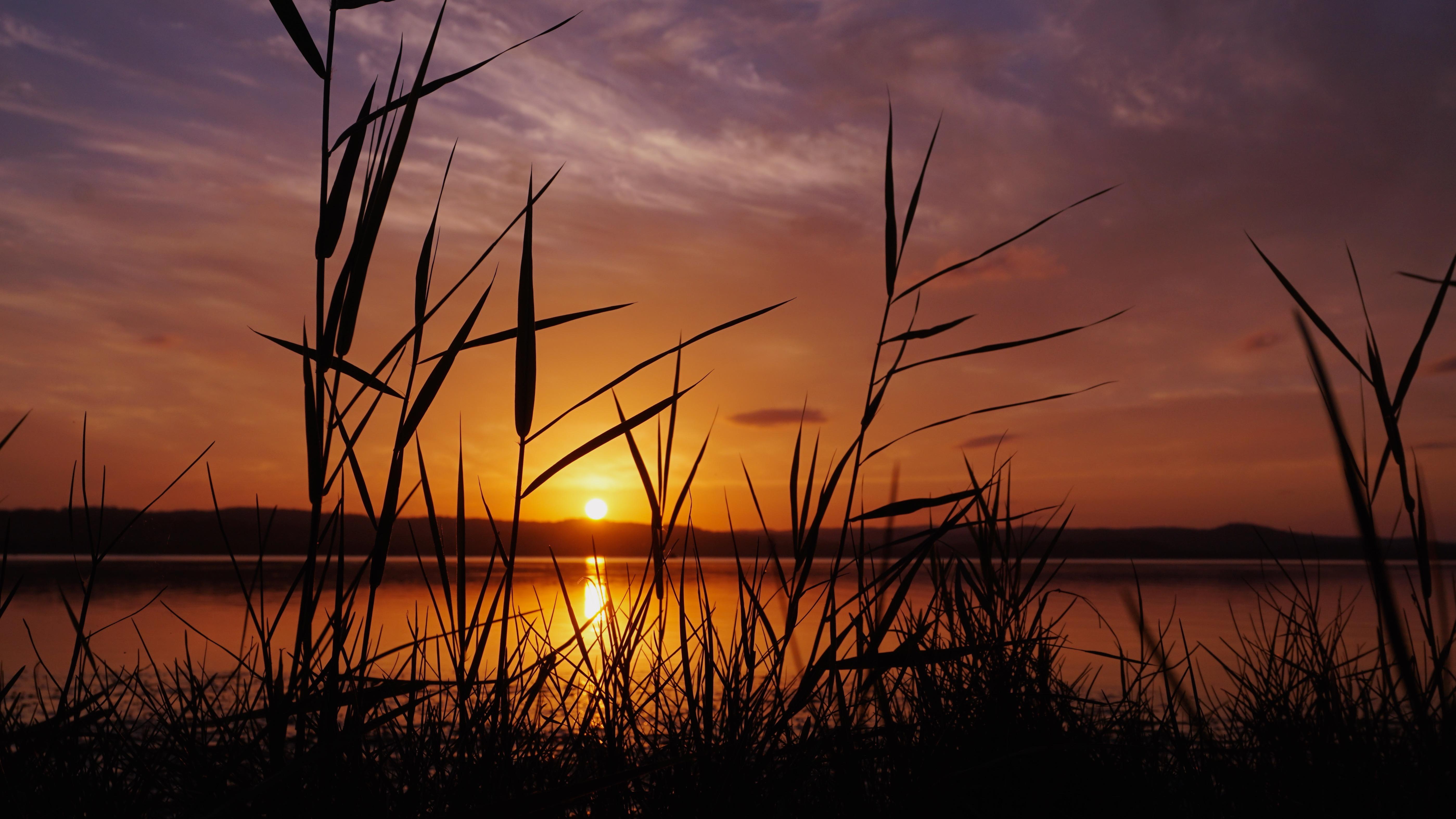 Sunset over Tuggerah Lake, Central Coast, NSW, Australia (5596 × 3148) OC r/ImagesOfAustralia