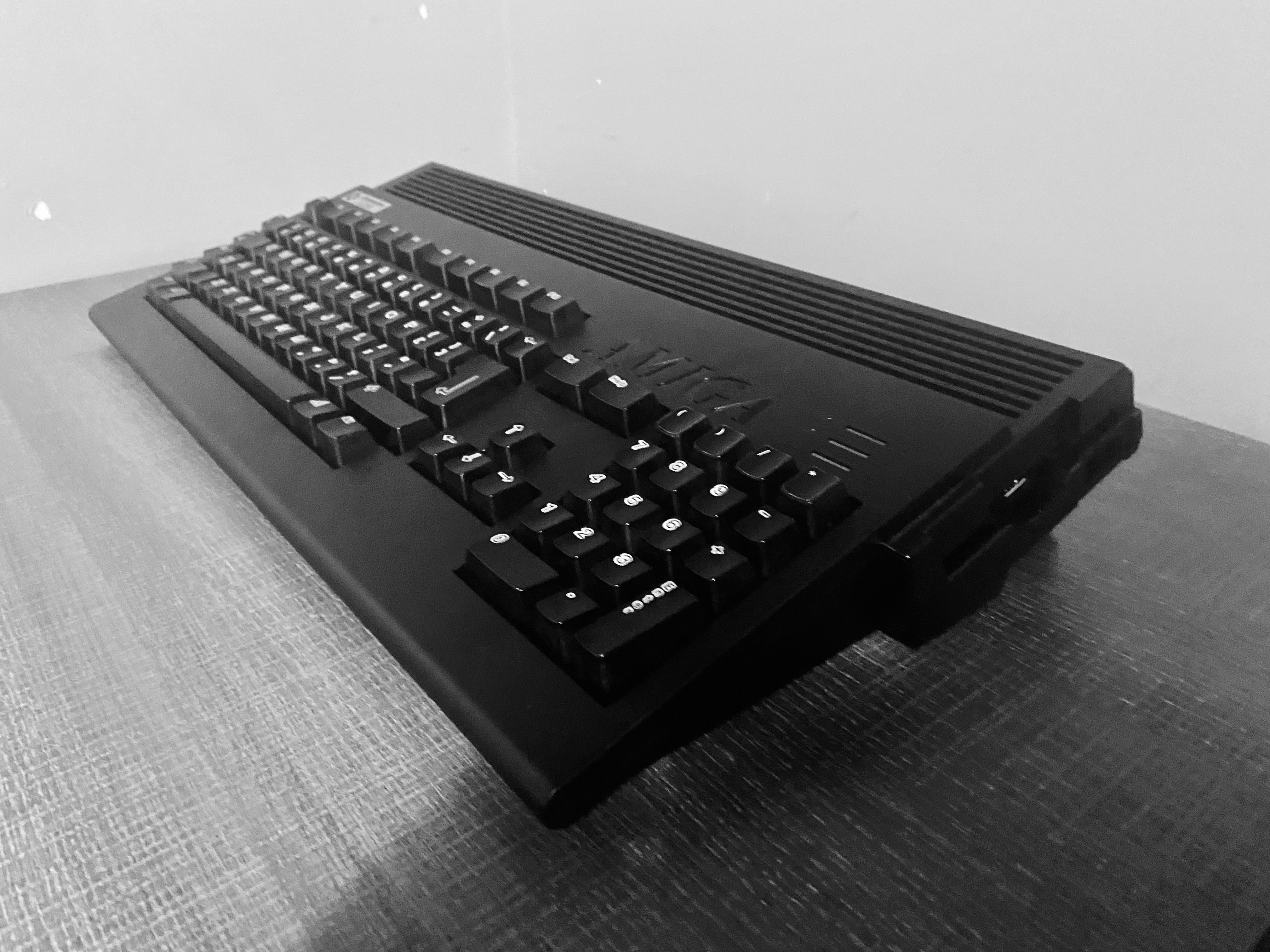 Commodore Amiga 500 Promo Video (1987) amiga