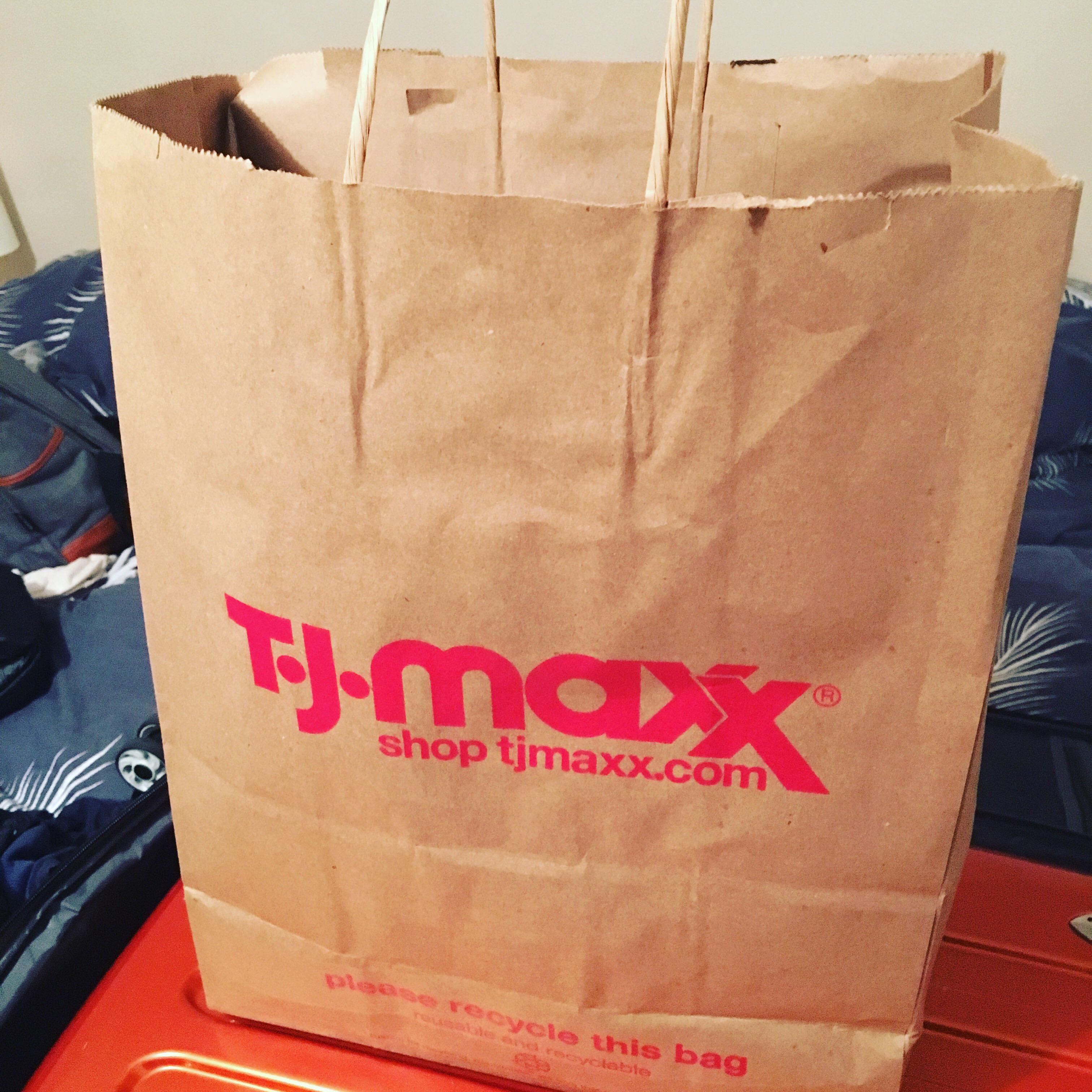 Coming home to the UK for Christmas; gonna subtly leave this bag in a