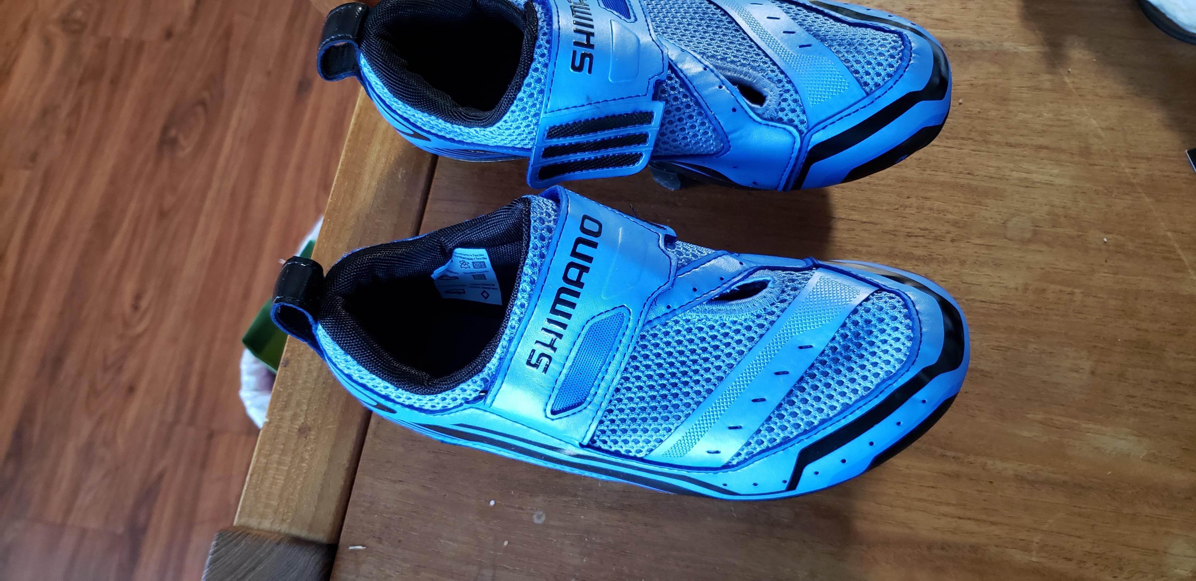 From boring plain white cycling shoes... to screaming blue sapphire