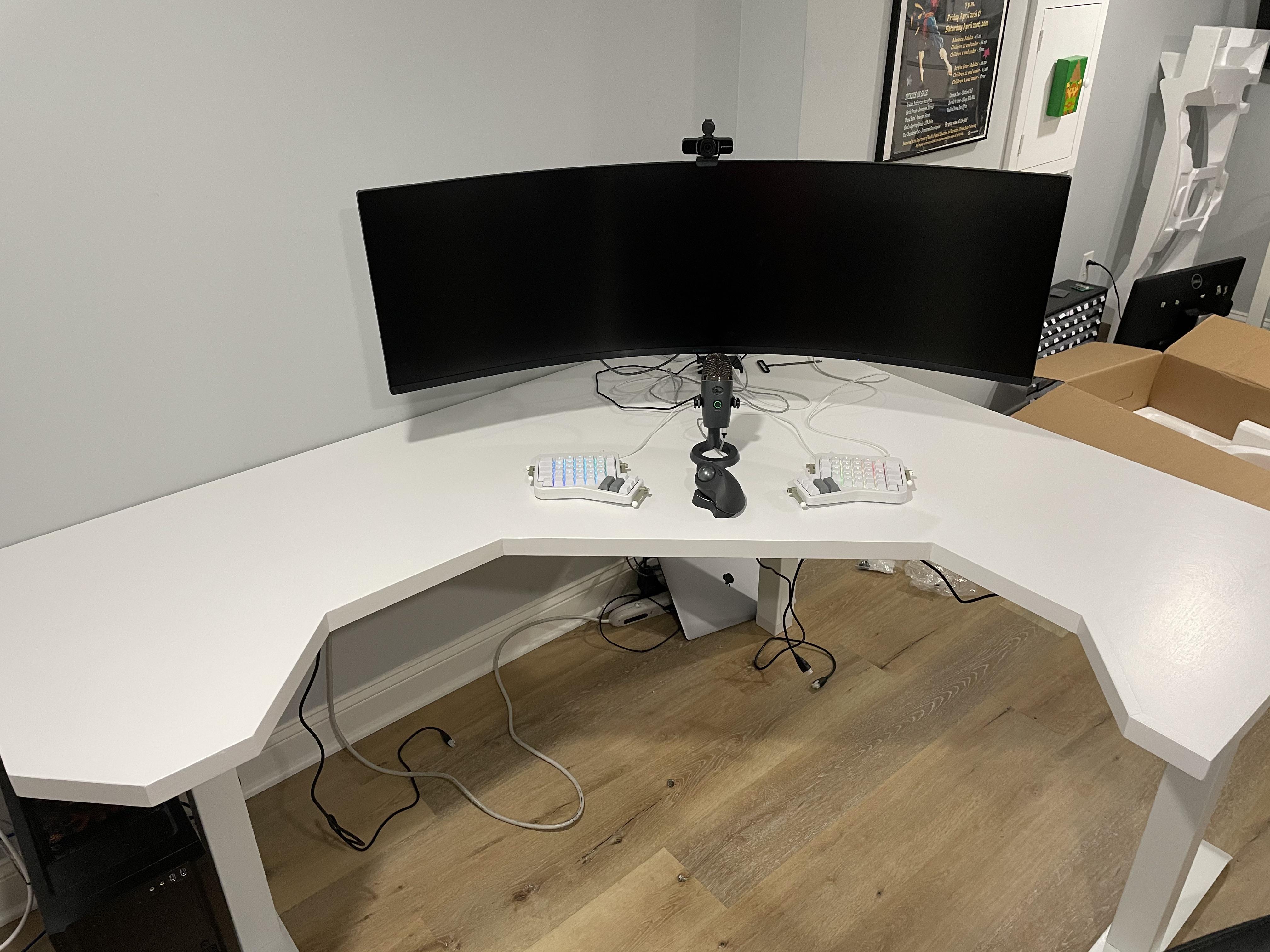 Custom corner desk r/StandingDesks