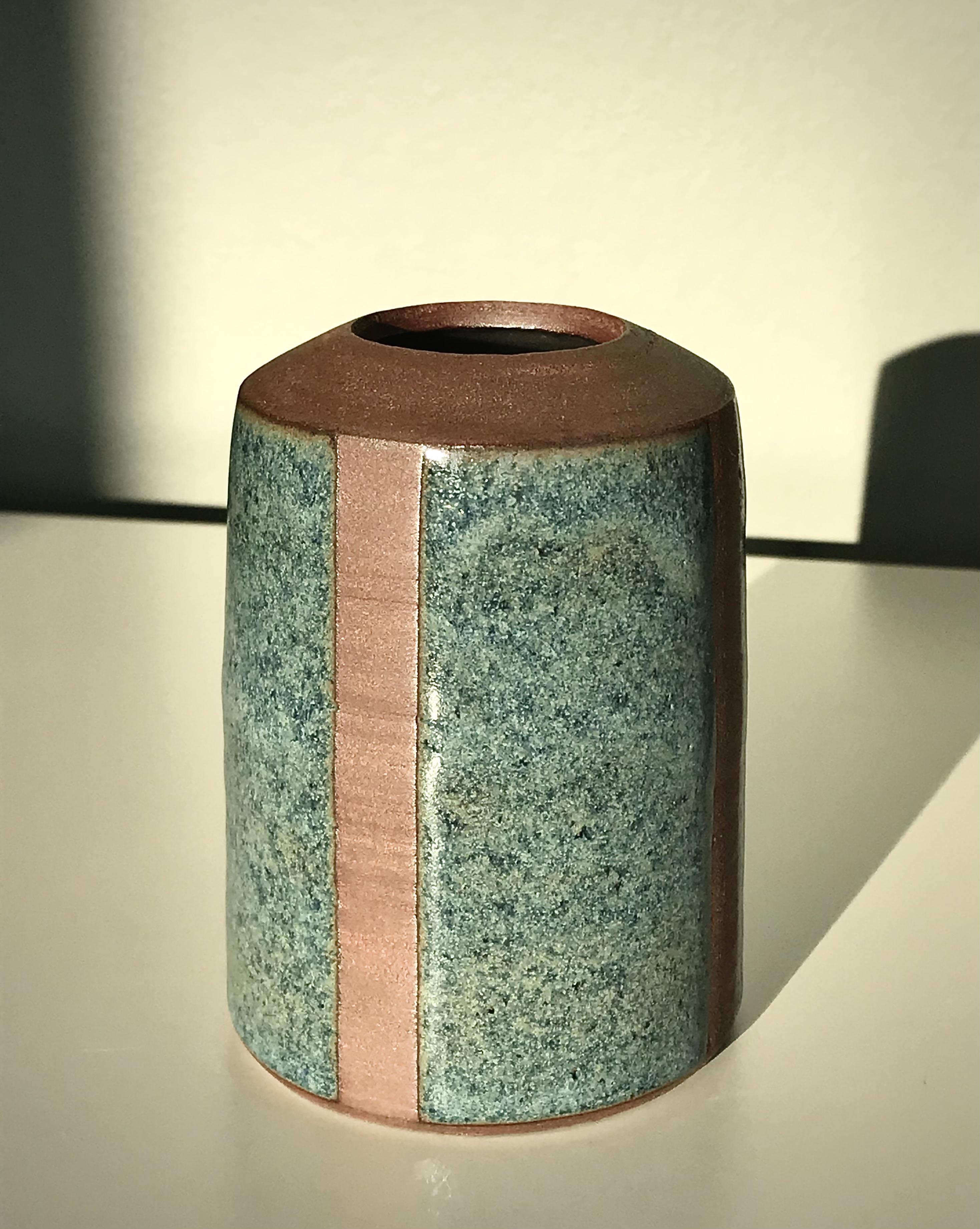 Little vase I made r/Pottery