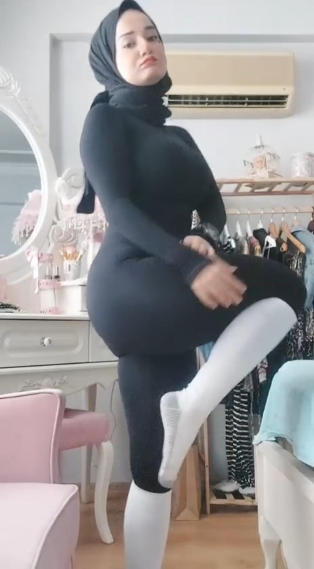 Türbanli Hijabi Nude : u/Leyla-Khali