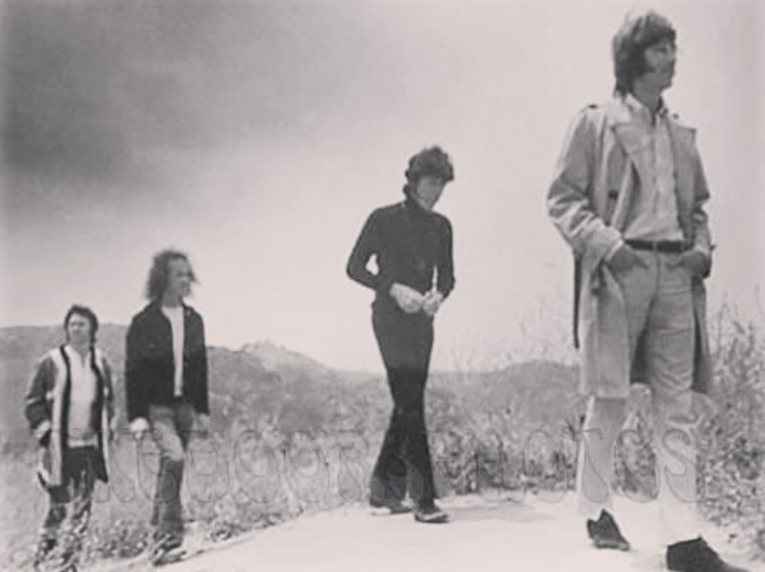 Sun The Doors Waiting For Photo Shoot Pictures