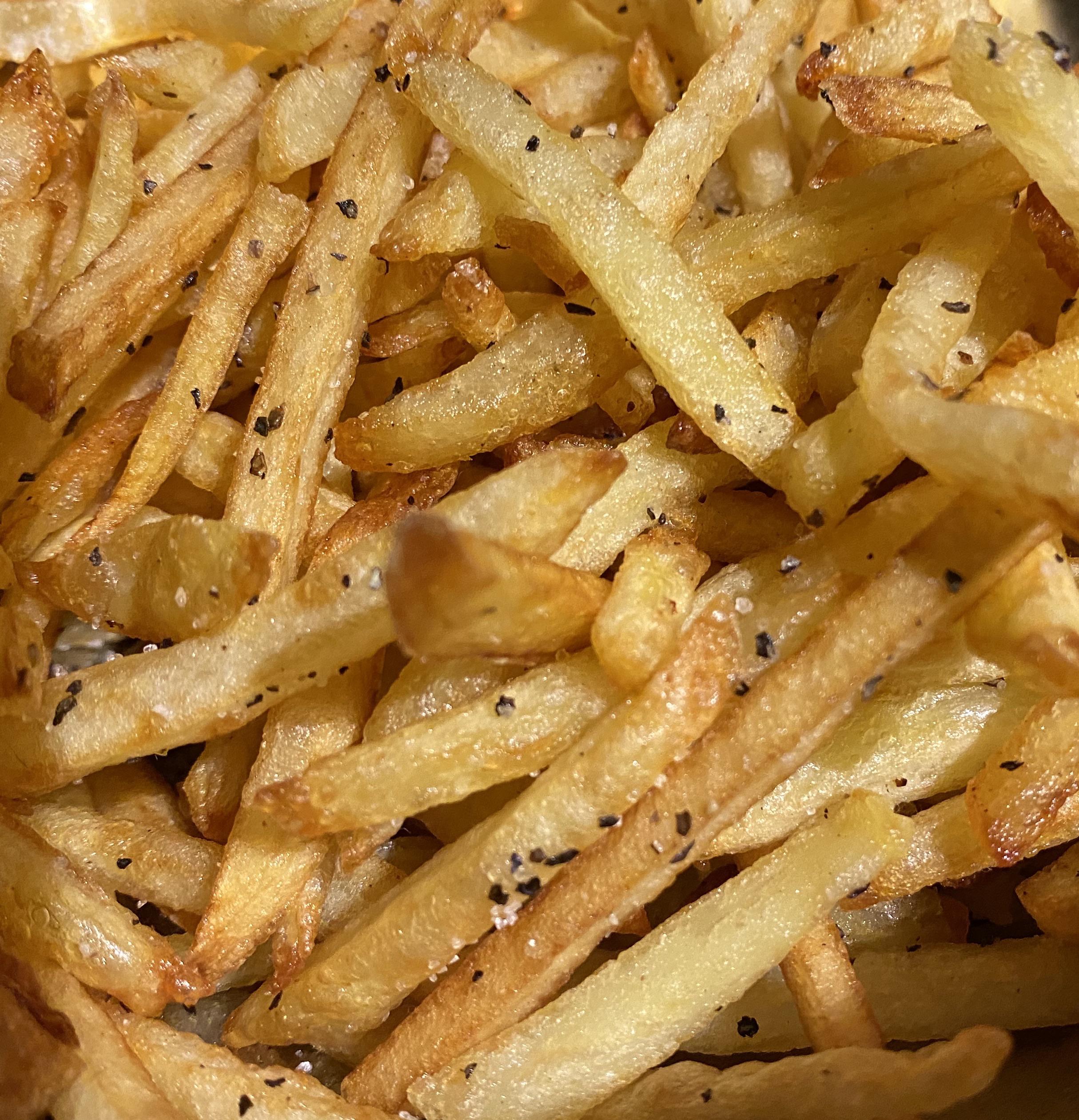 [Homemade] Double cooked chips (fries) tossed in flaked sea salt and