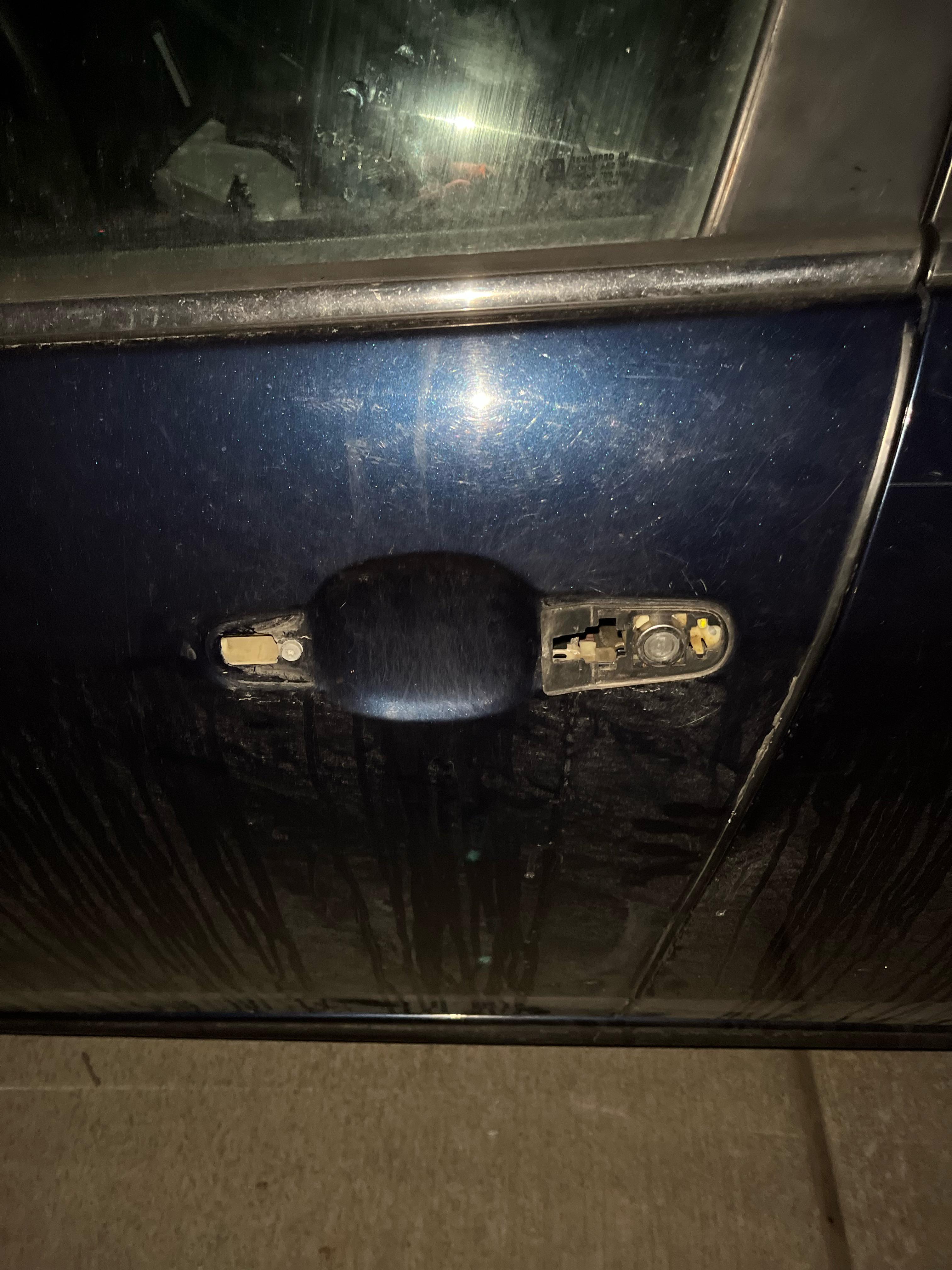 Pontiac g6 door handle fell off… wondering if i can use the rear driver