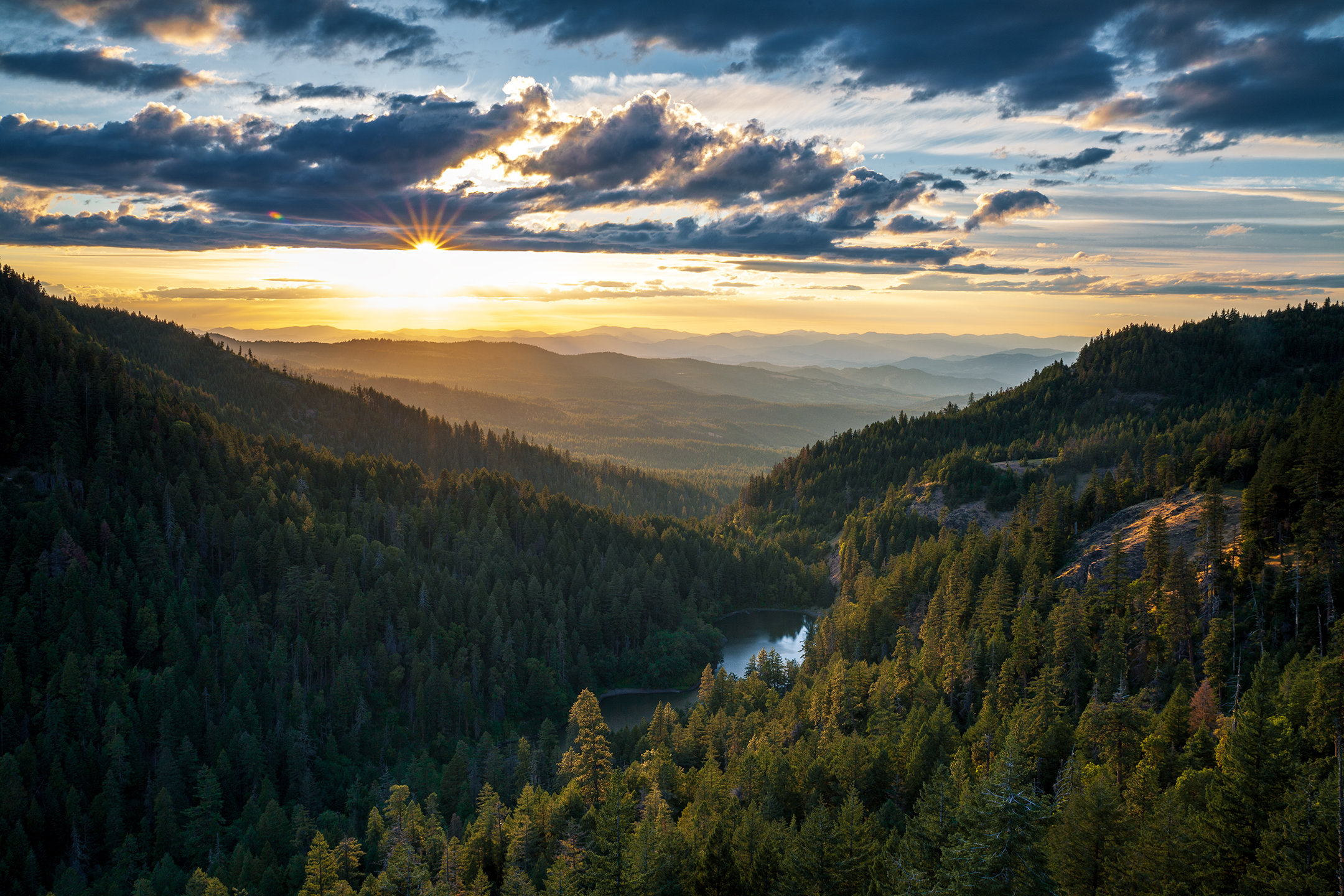The mouth of Lost Creek Canyon, Rogue Valley, Oregon [OC] [2160x1440