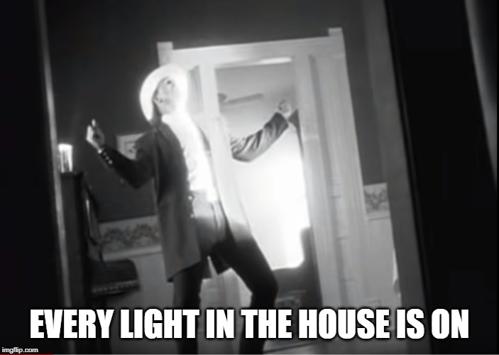 When you're home alone and you hear a noise r/AdviceAnimals