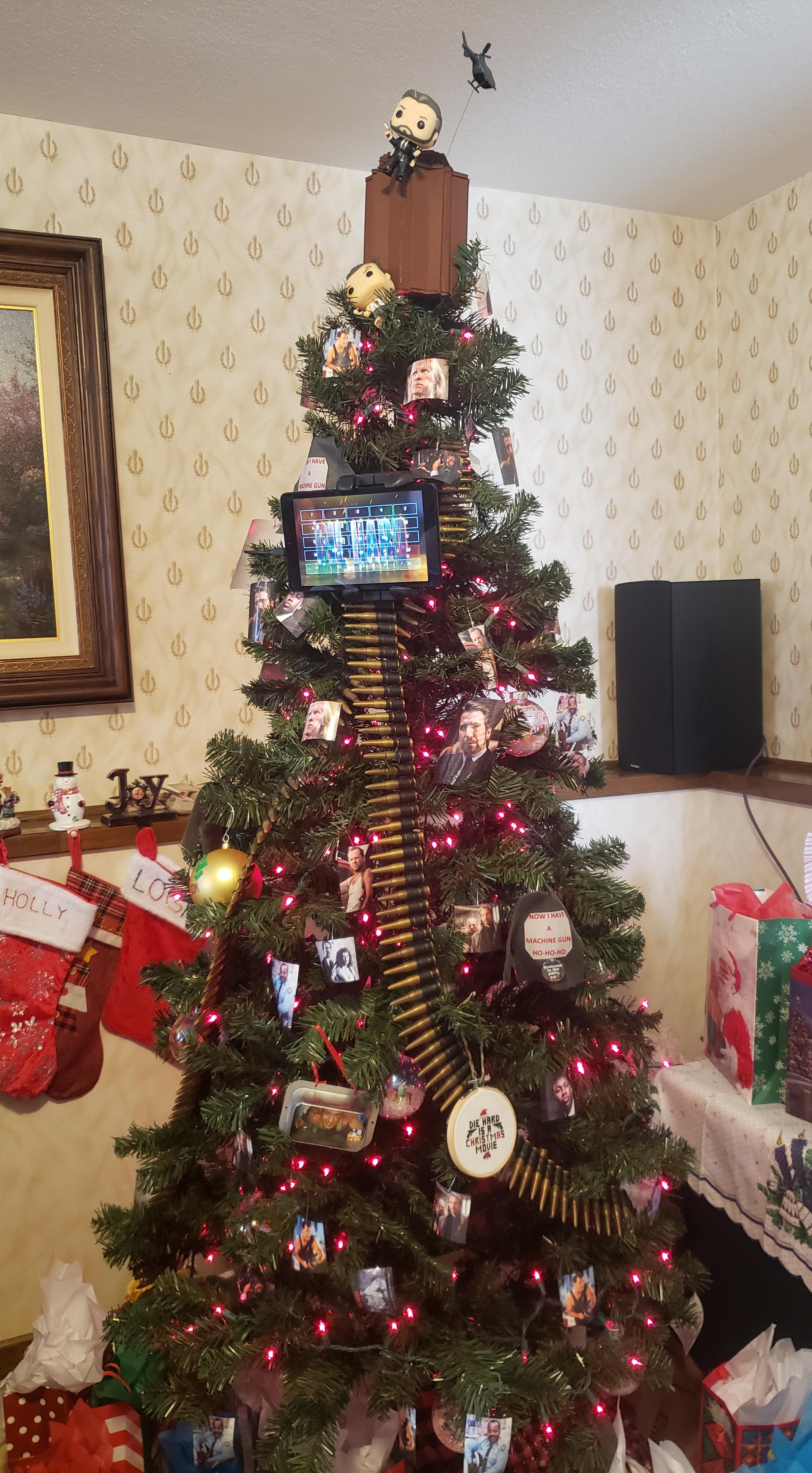 Die Hard Xmas Tree r/MP5