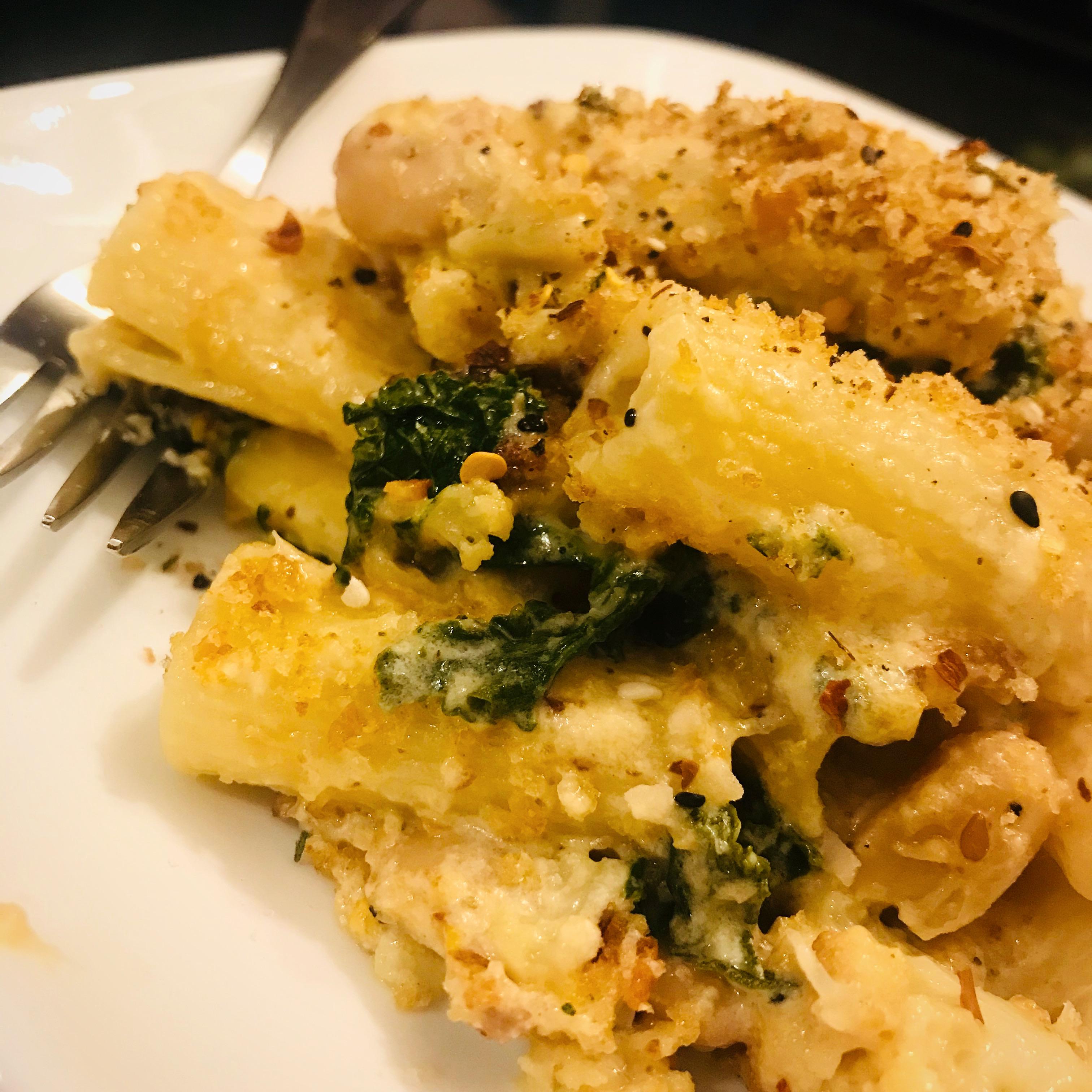 Cauliflower Kale & Cannellini Bean Pasta with Crispy Breadcrumbs r