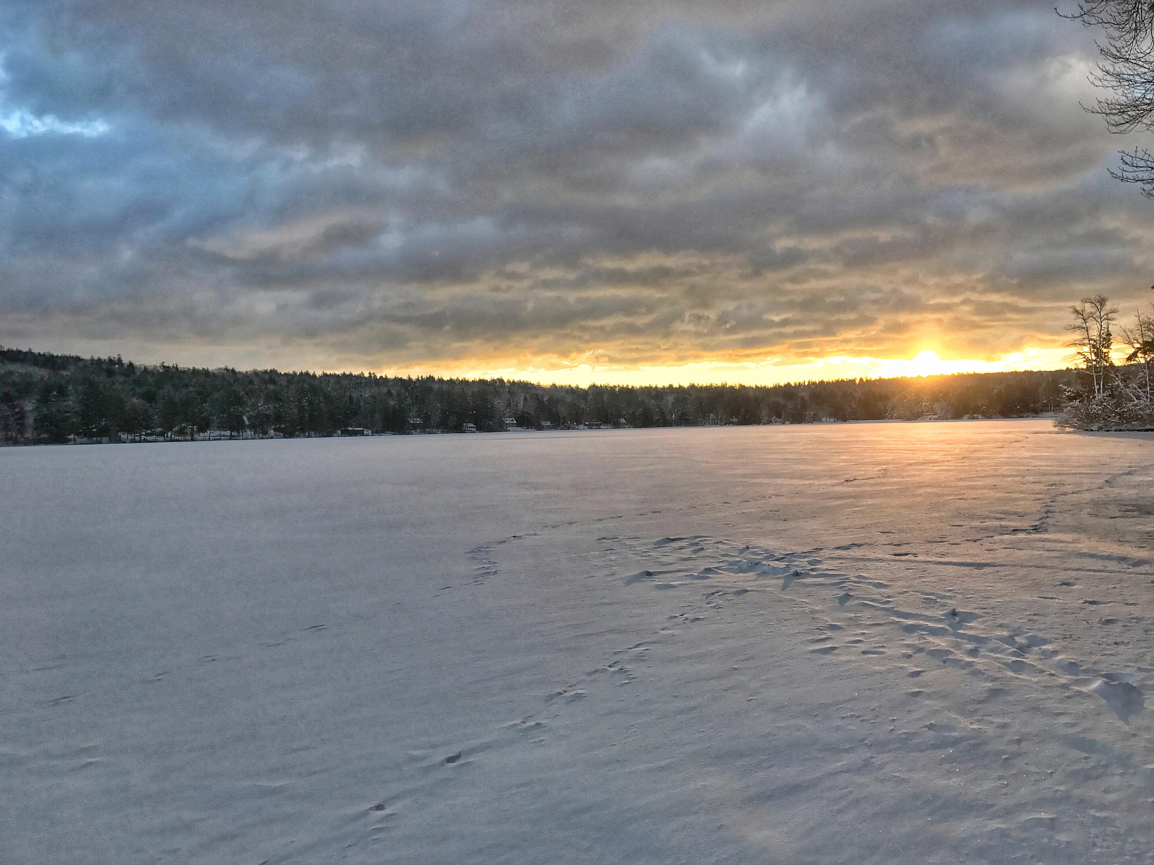 Sunrise over Lake Mattawa, MA [OC][4032x3024] r/EarthPorn