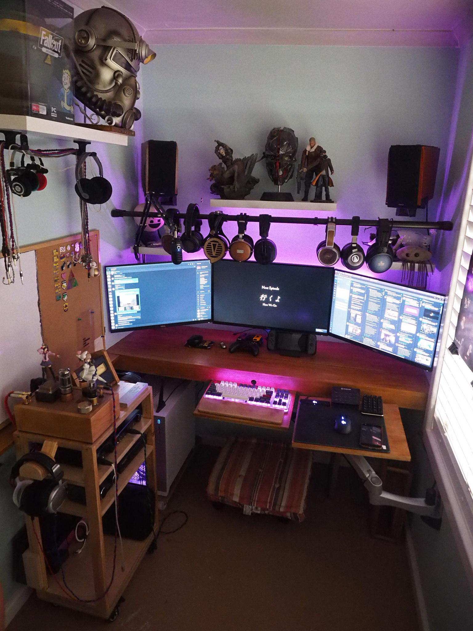 Computer Desk For Tight Spaces CustomBuilt Tight Space Gaming Desk (taken right before disassembly