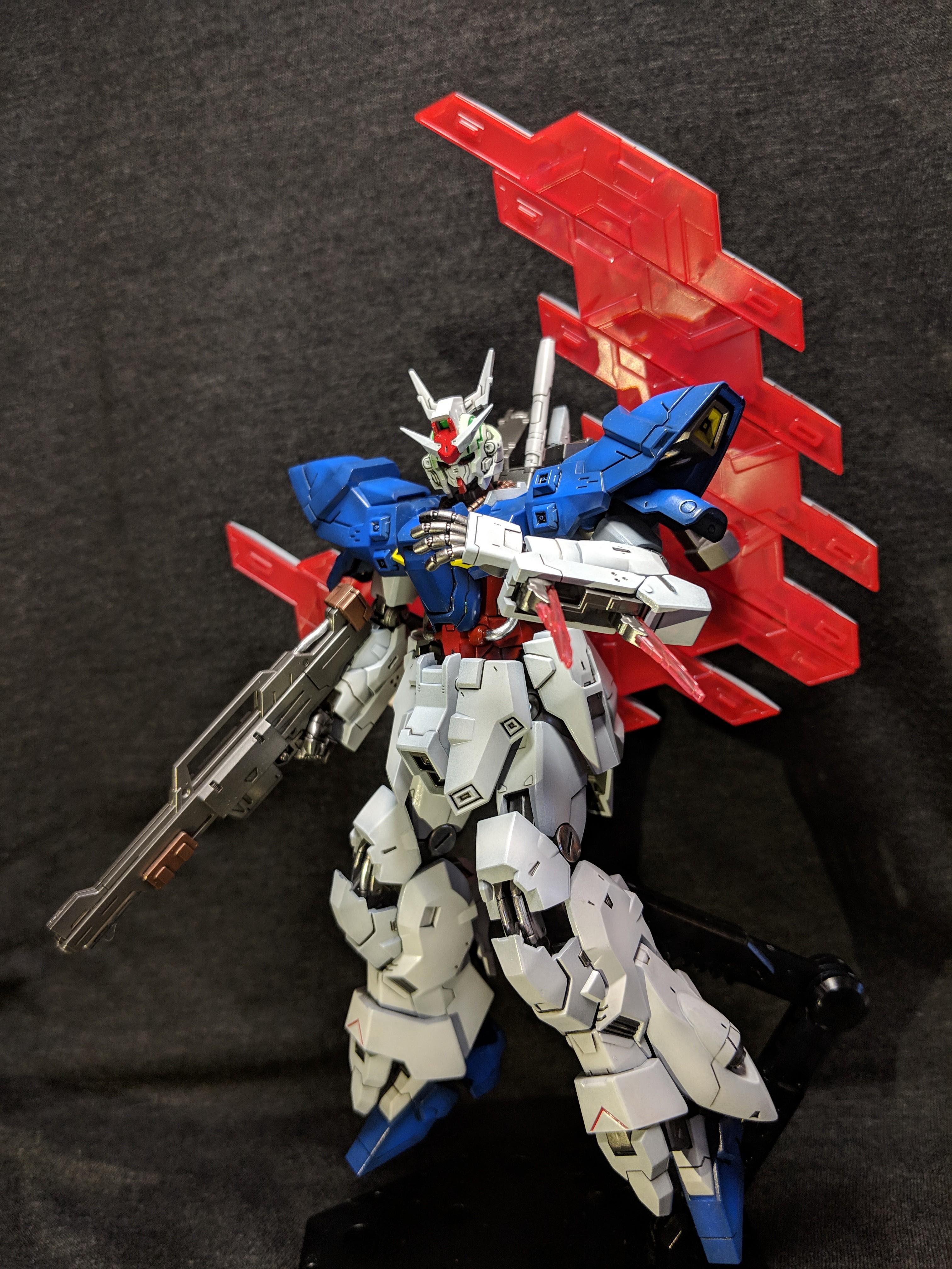 Final project for 2018 HG Moon Gundam. I tried airbrushing lacquer