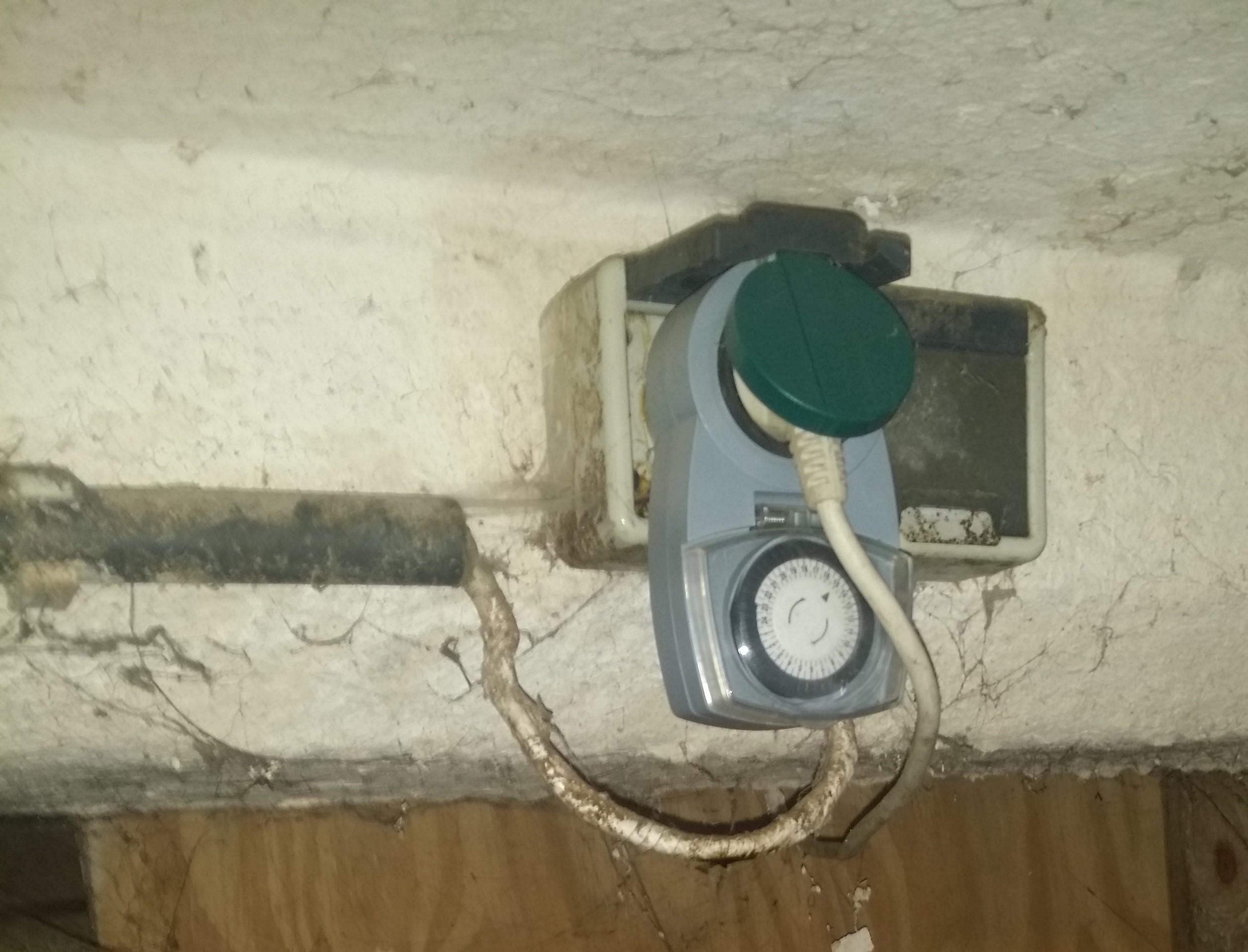 Humming thing connected to the electrical outlet. The dial is a series