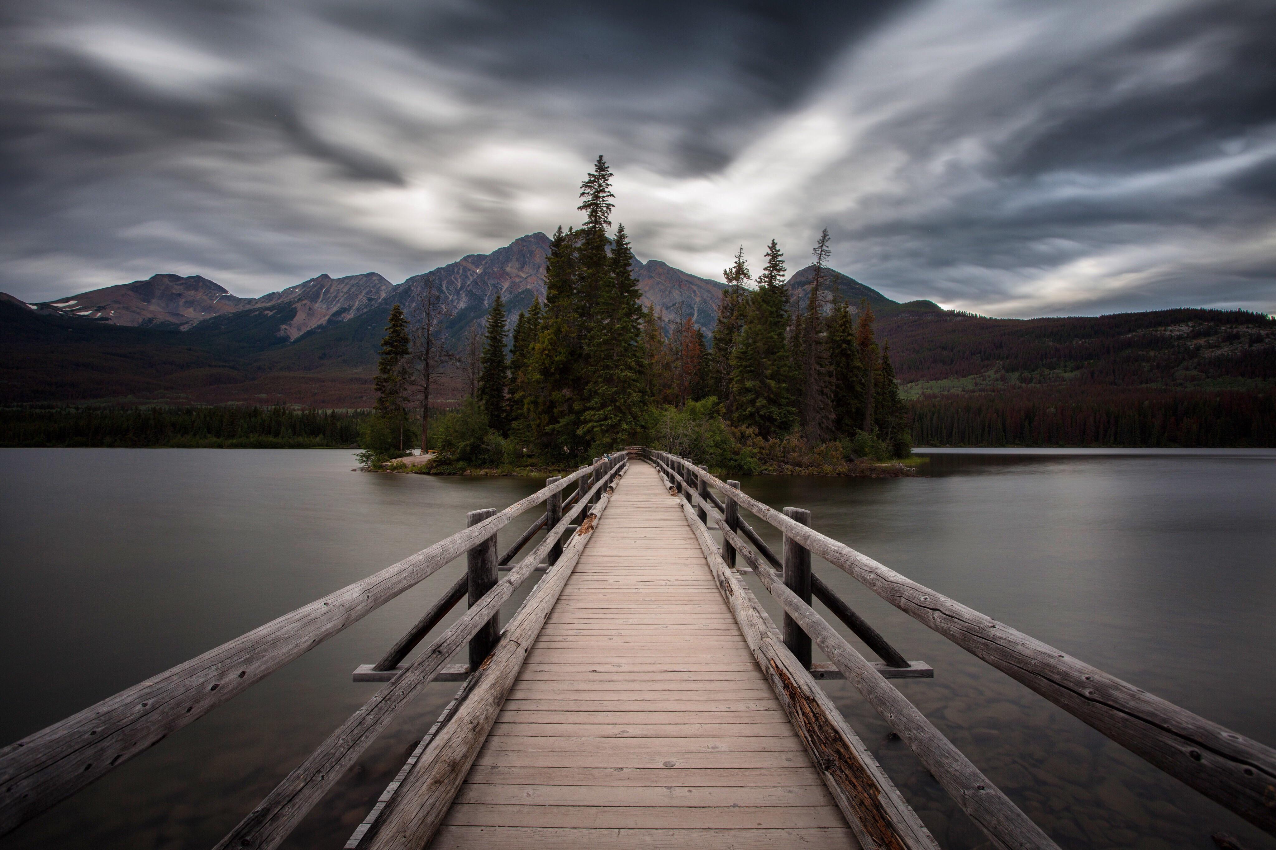 Pyramid Island, Jasper AB Canada [5,616 × 3,744][OC] r/ExposurePorn