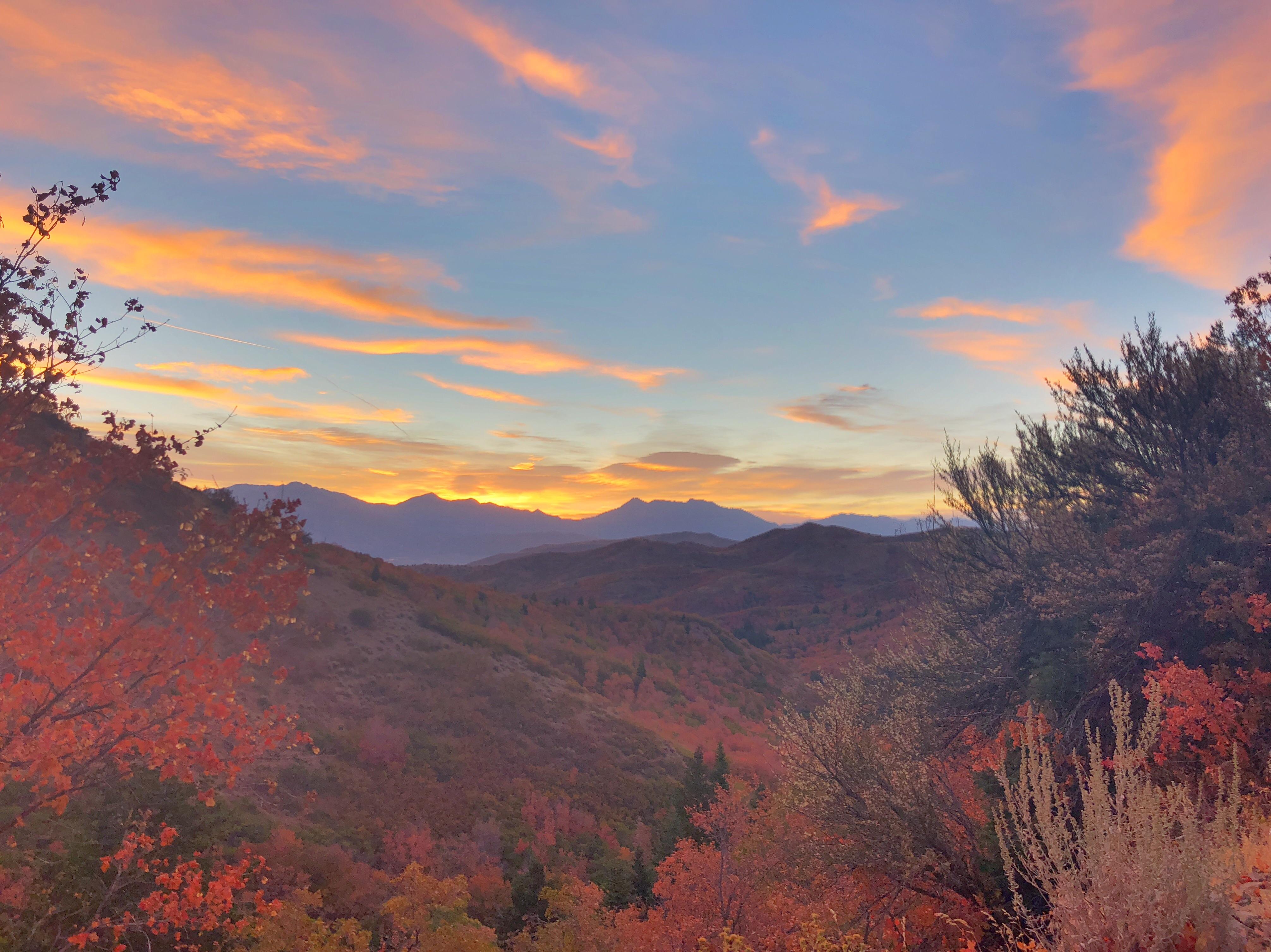 Dawn in Butterfield Canyon r/SaltLakeCity