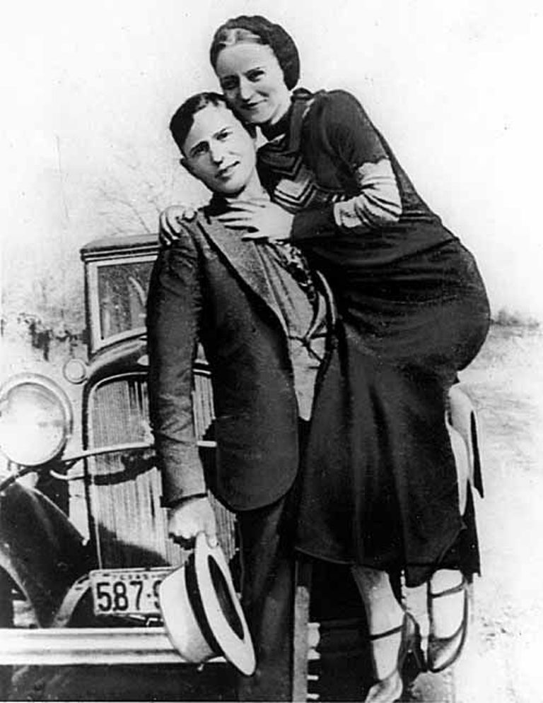 Bonnie Parker and Clyde Barrow, 1934 [768x995] r/HistoryPorn