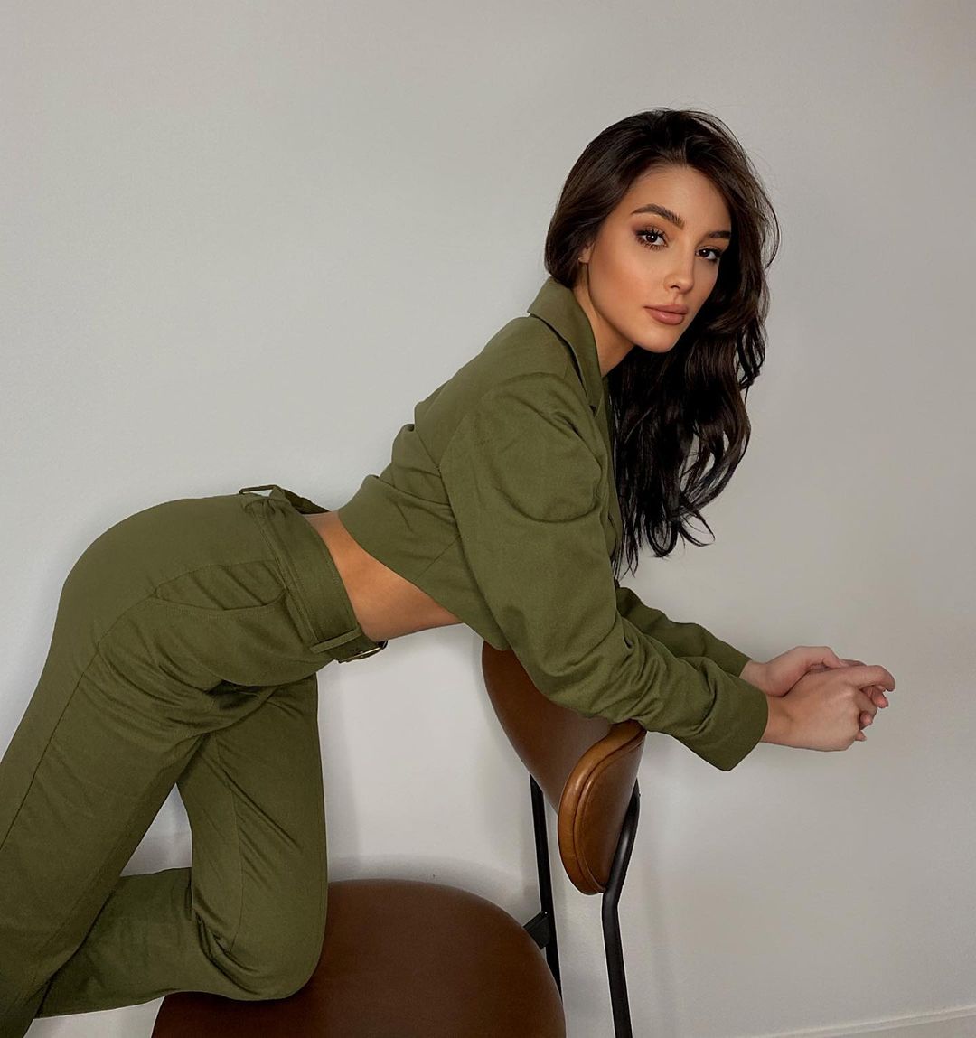 bending over : ellaorten_