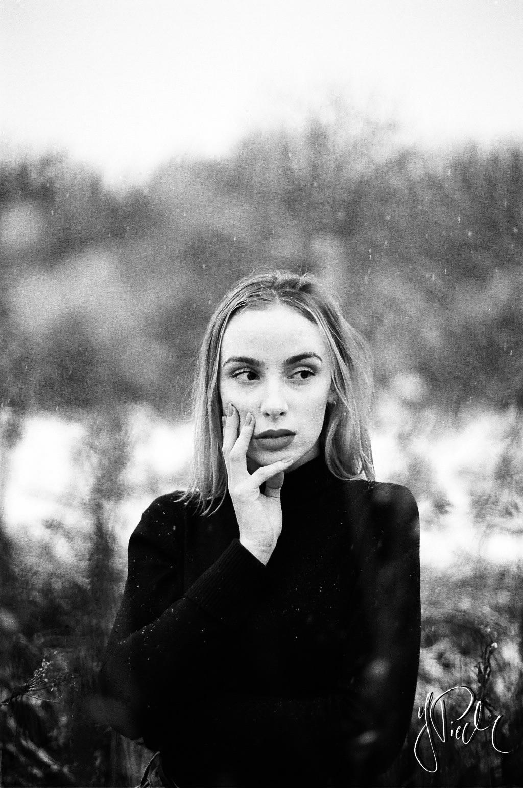 olympus om10, superia 200 exp. 2002 scaned as a BW r/analog