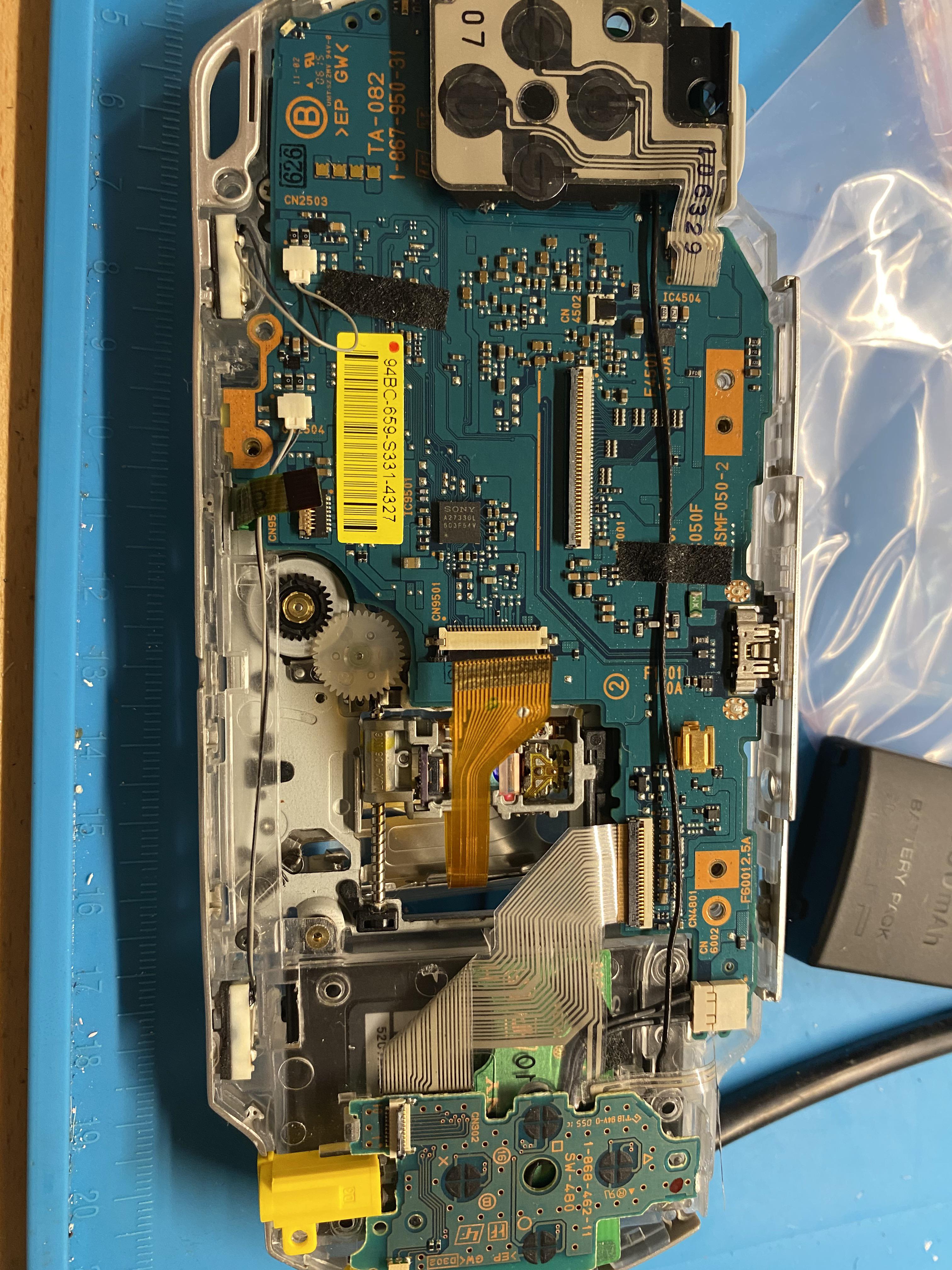 Psp1000 has no external sound. Headphone jack works, tried different