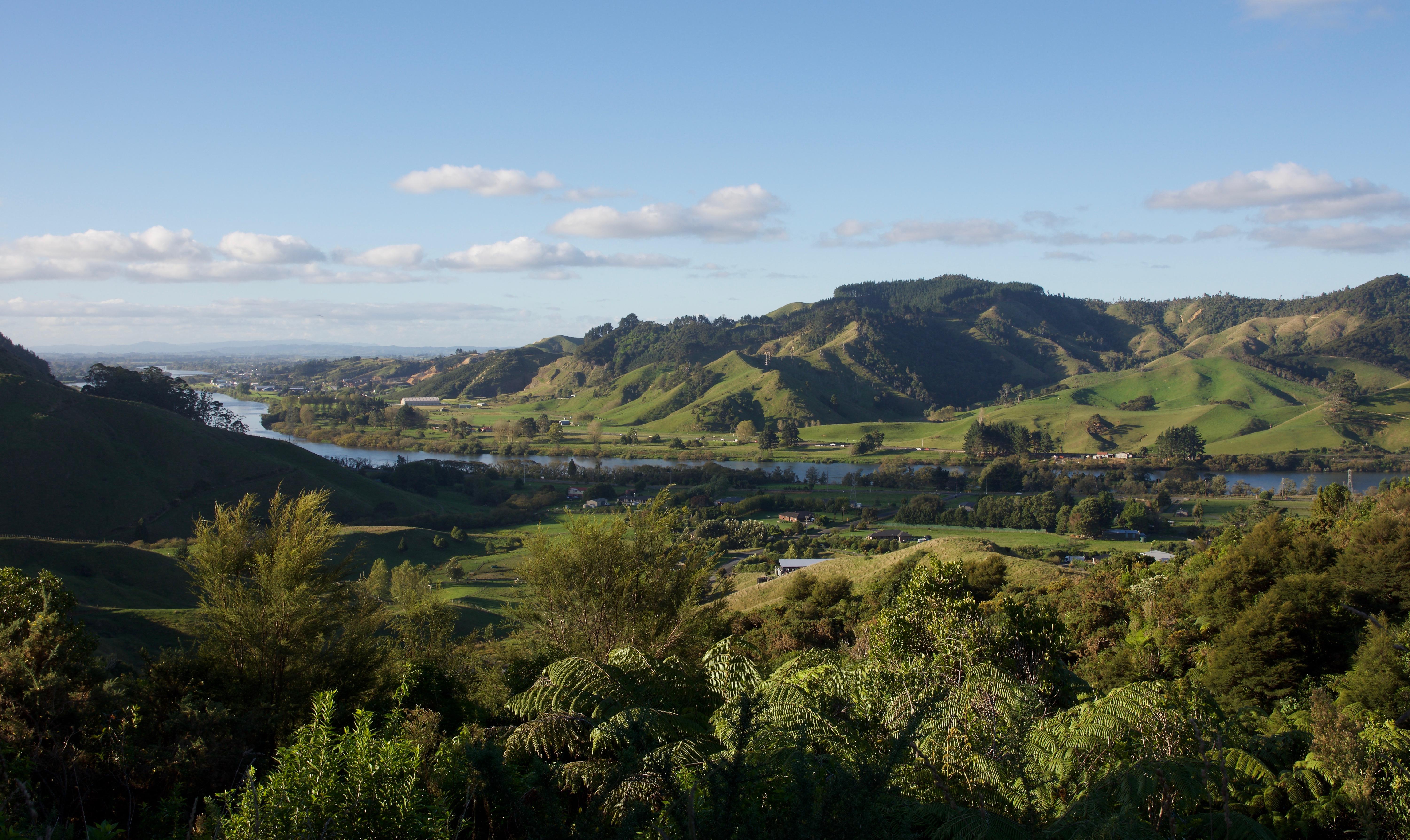 View over the Waikato River from the Hakarimata Range (near Ngaruawahia