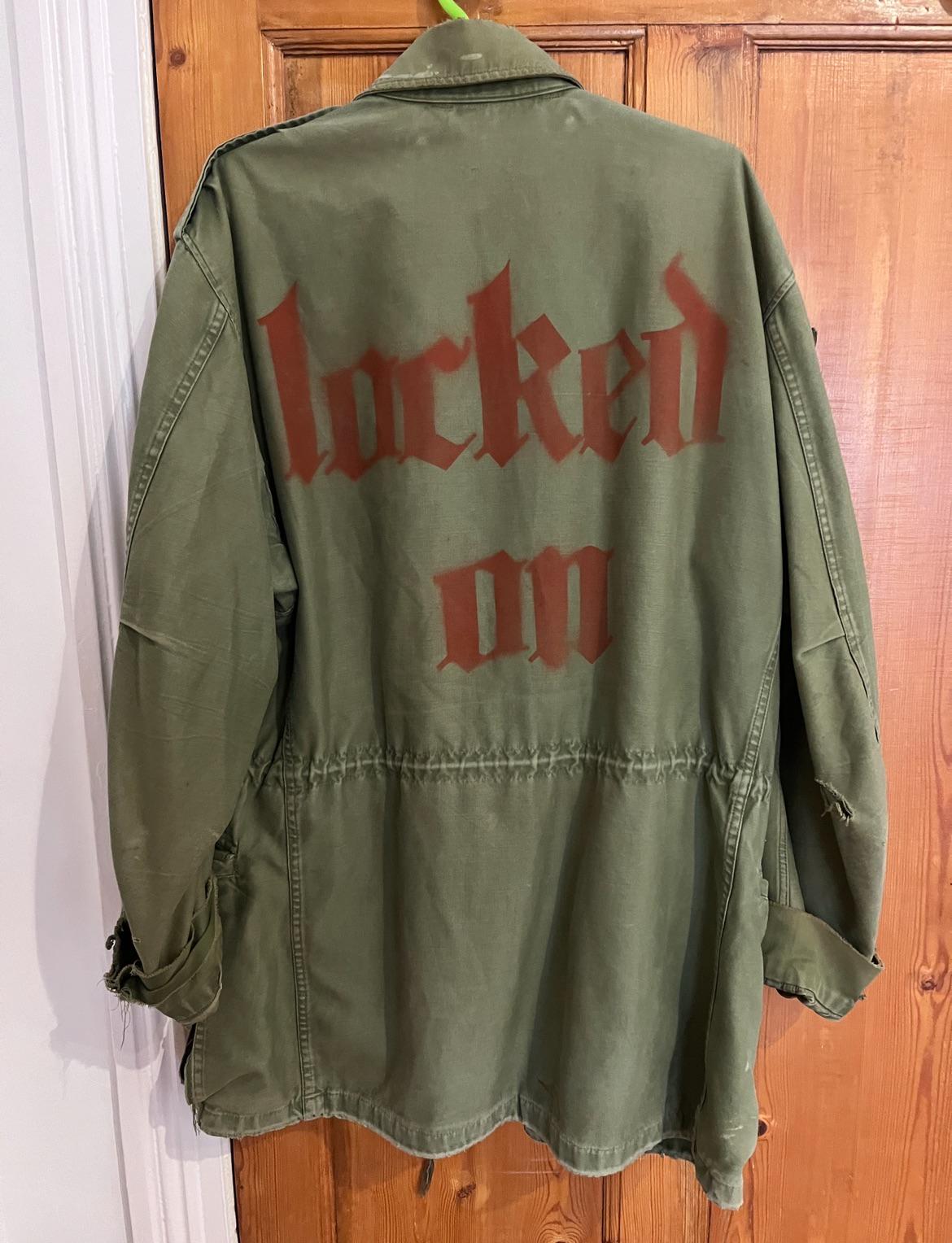 Can this 20 year old paint be removed somehow? r/Spraypaint