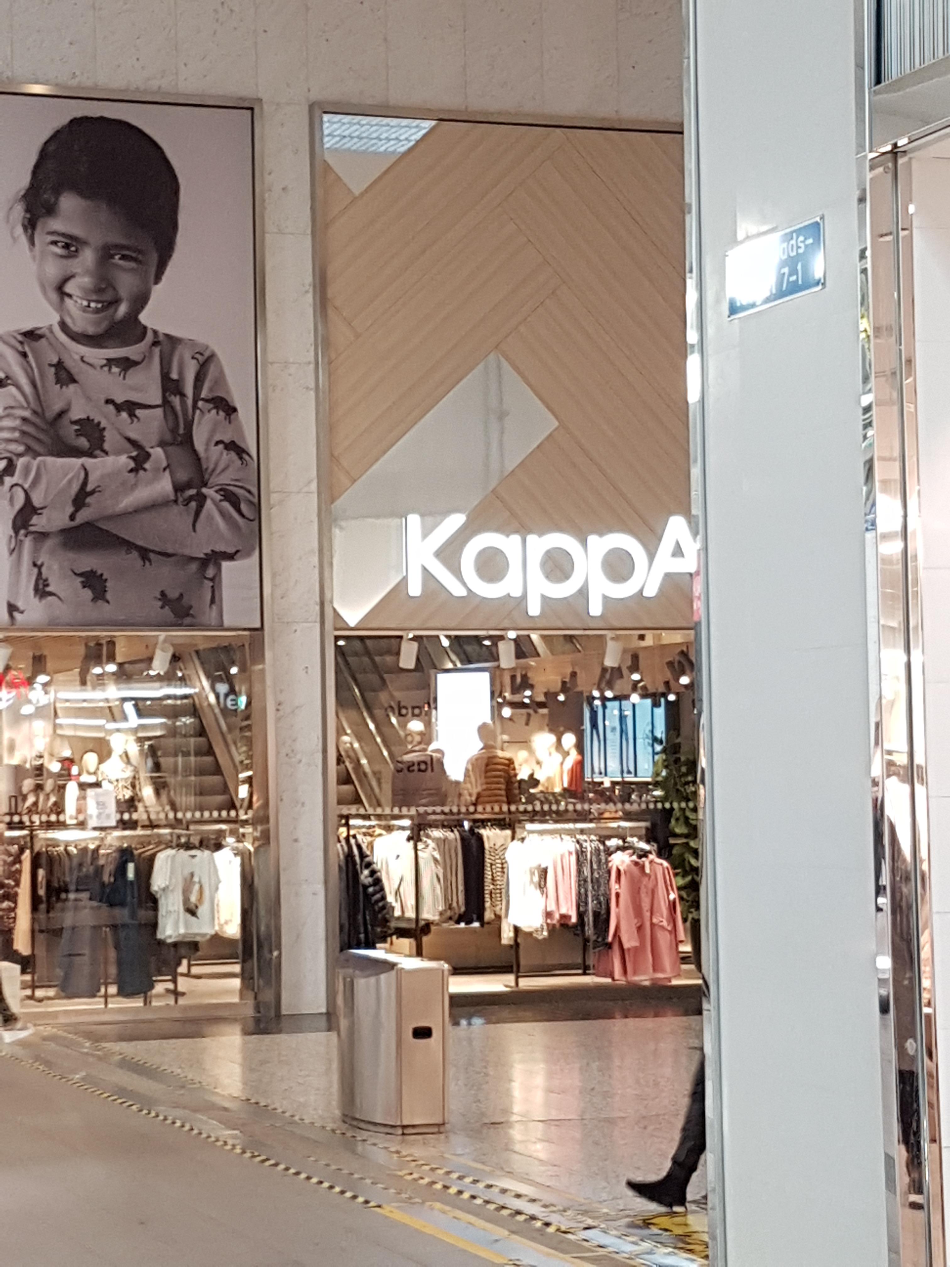 Best clothing store? r/RedditAndChill