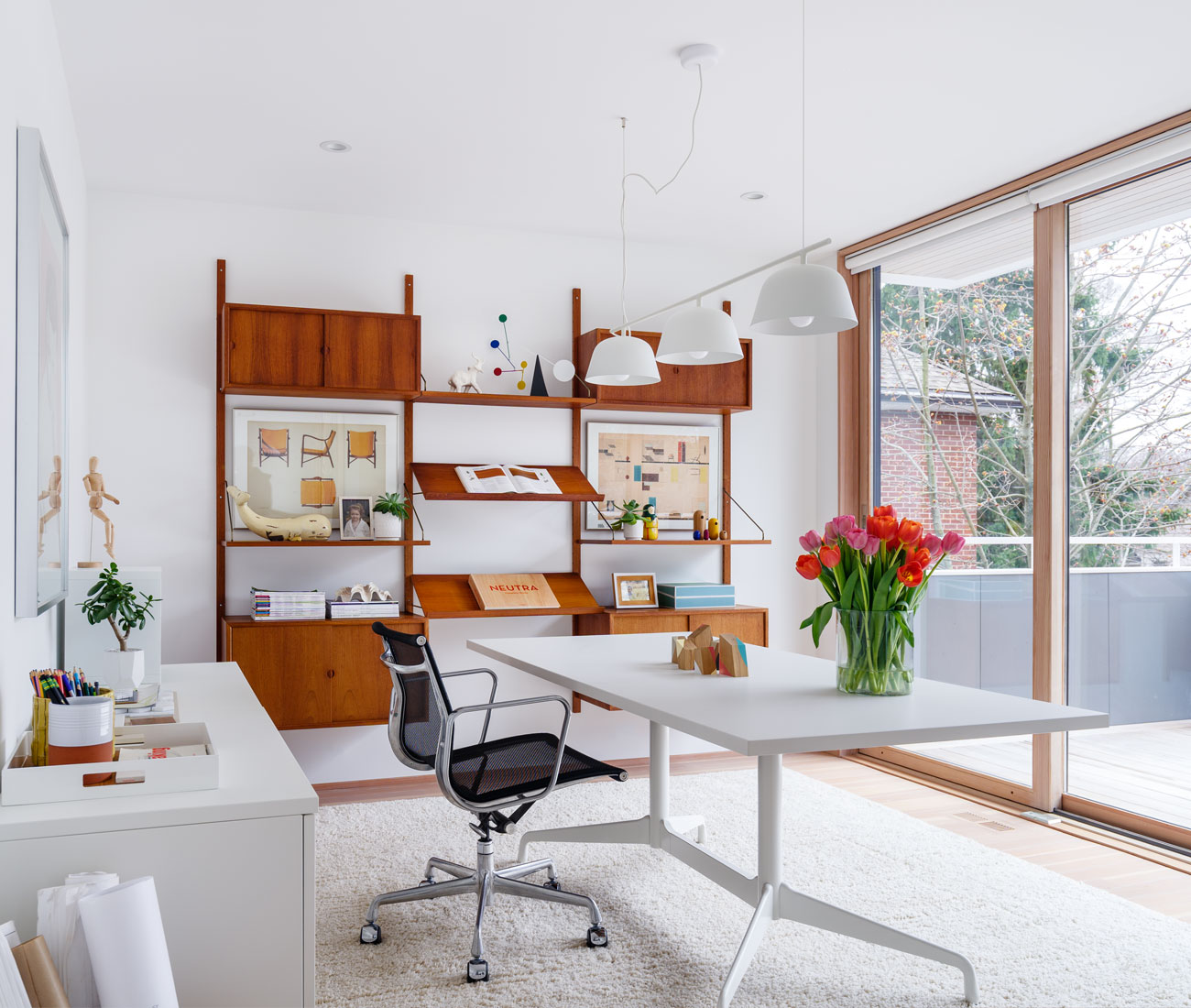 Office mixing modern and midcentury style Burlington, Ontario