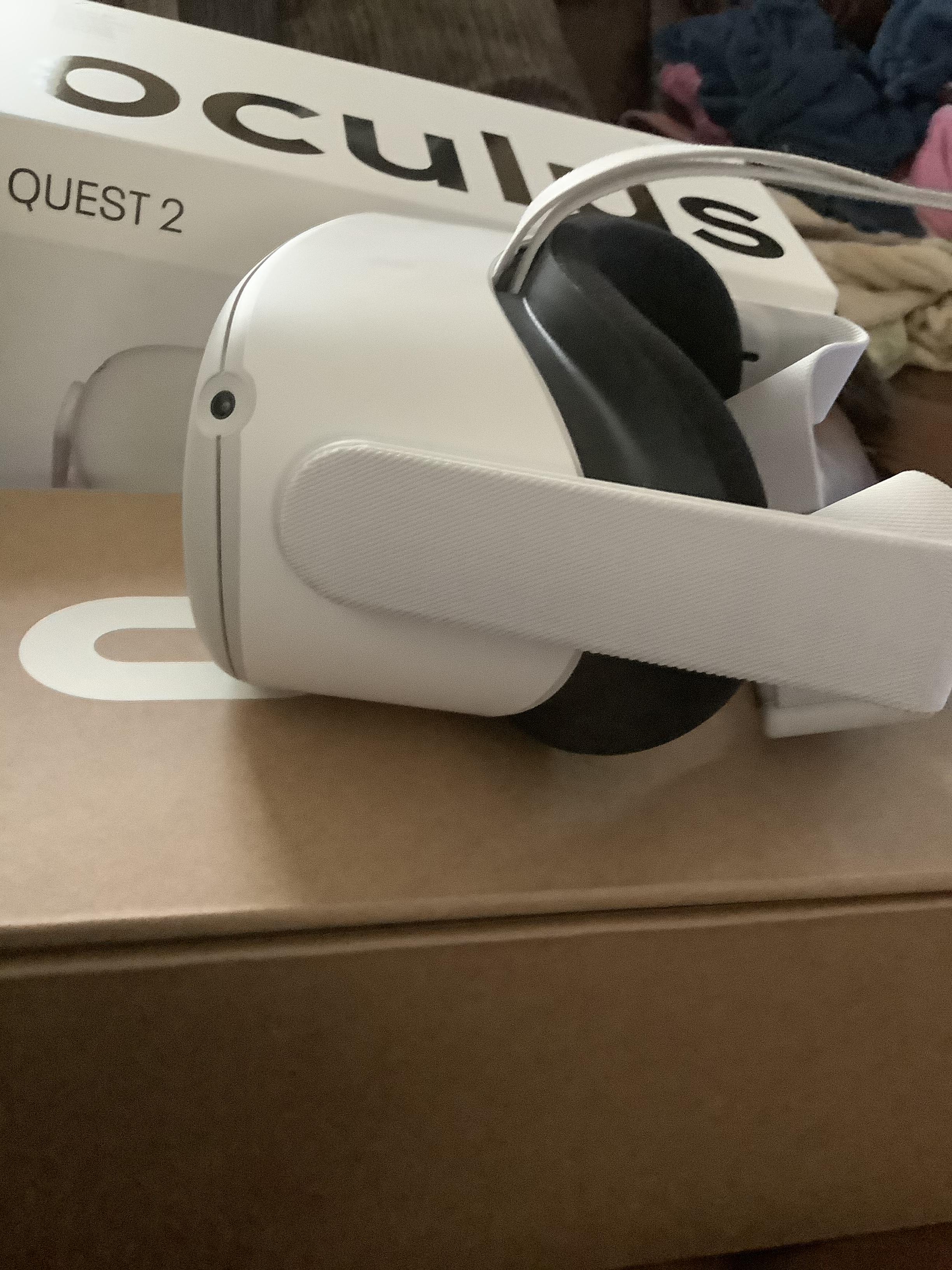 Oculus Quest 2 (256gb) Recharging port and headphone Jack, where is it