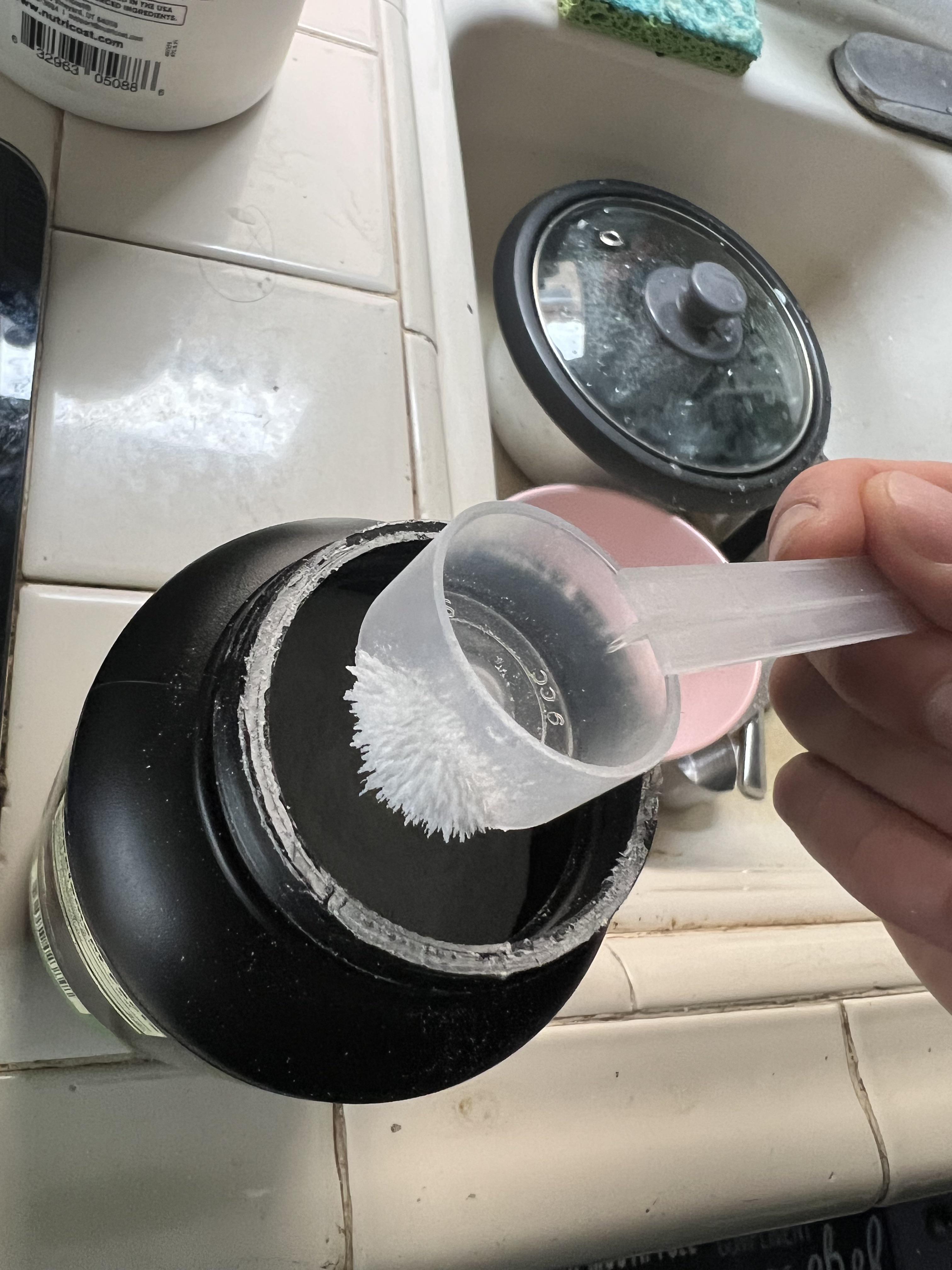 I was scooping some creatine and it kept getting “spiky,” like if I was