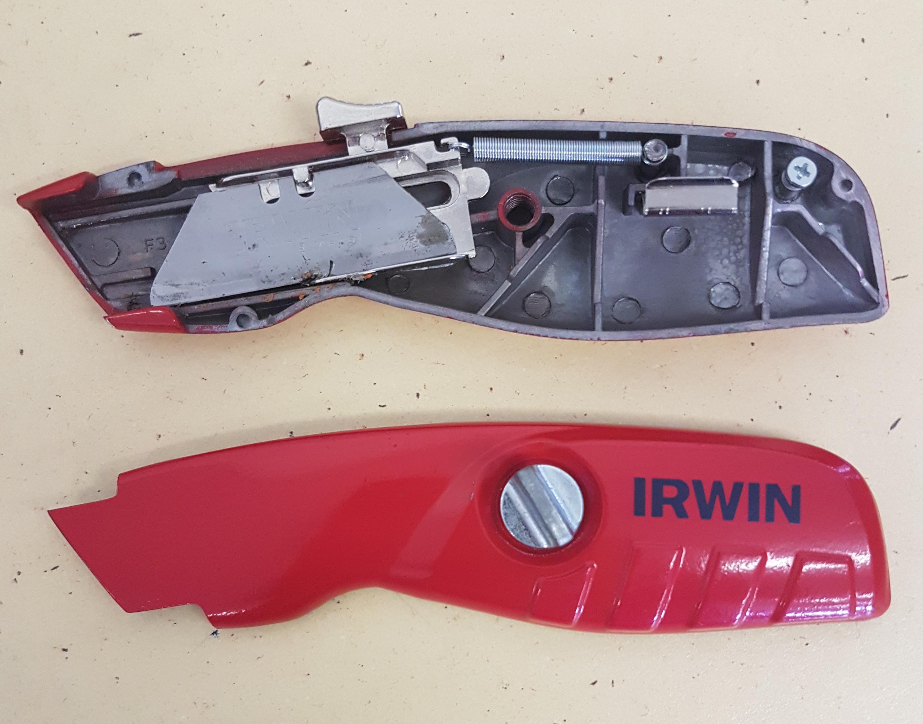Box Cutter (3024x2372) r/ThingsCutInHalfPorn