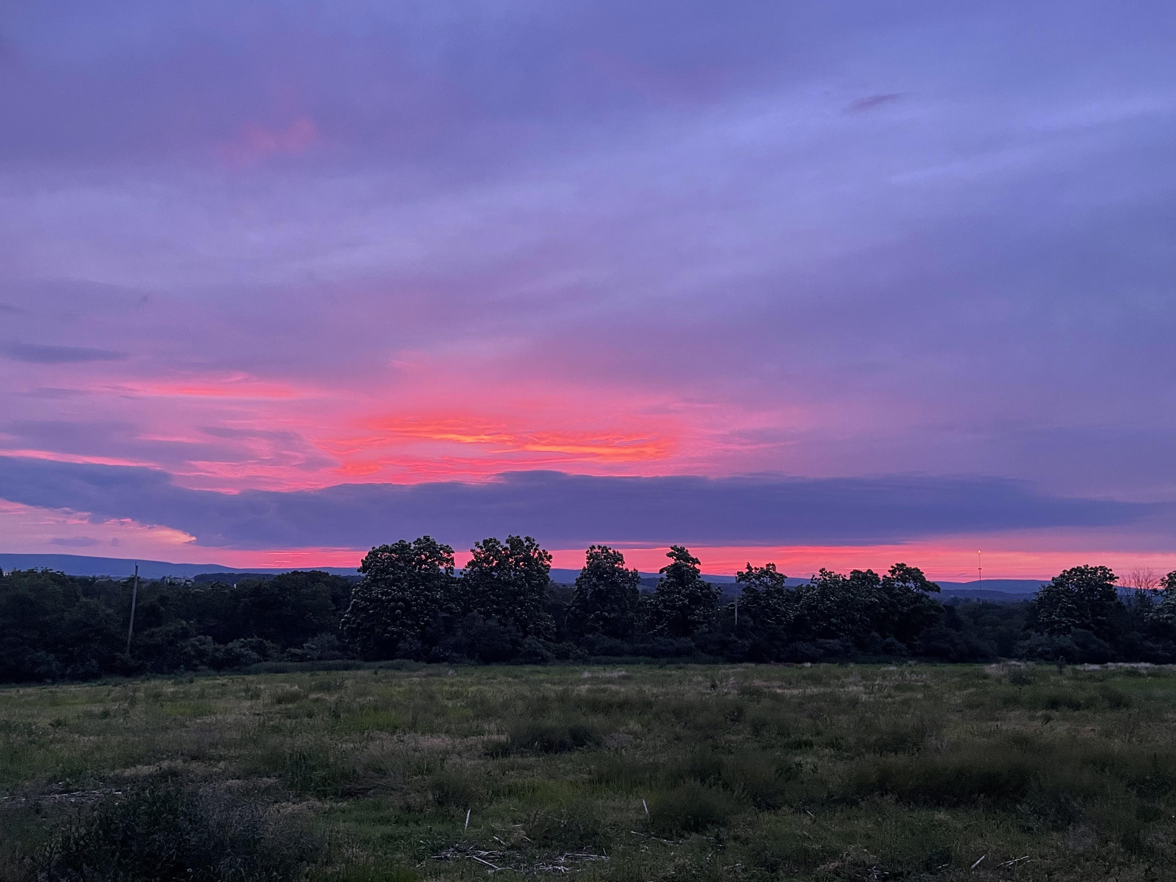 Amazing sunset over Gettysburg, Pennsylvania r/SkyPorn