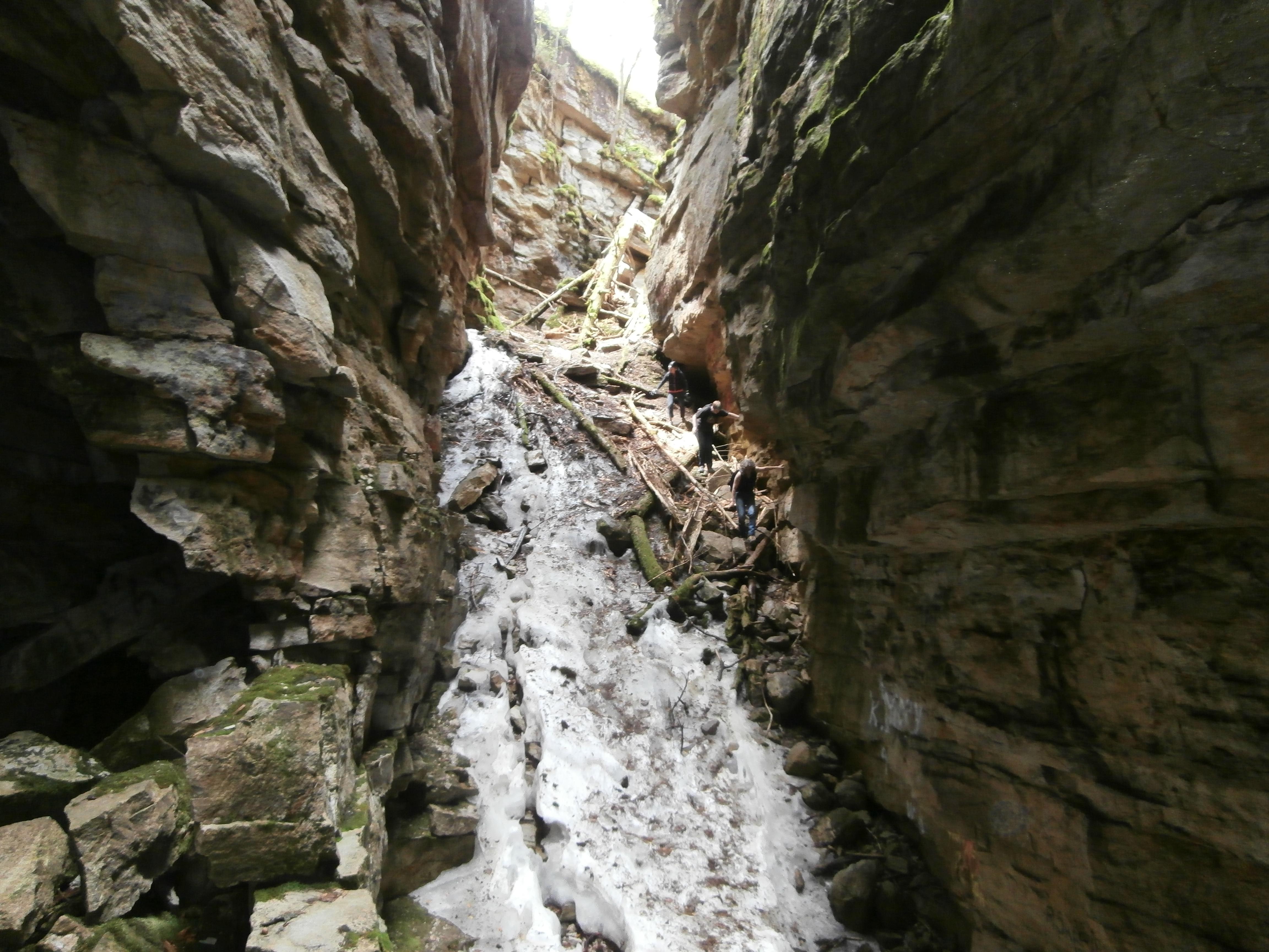 The ice caves of Ice Caves Mountain in Ellenville, NY. r/caves
