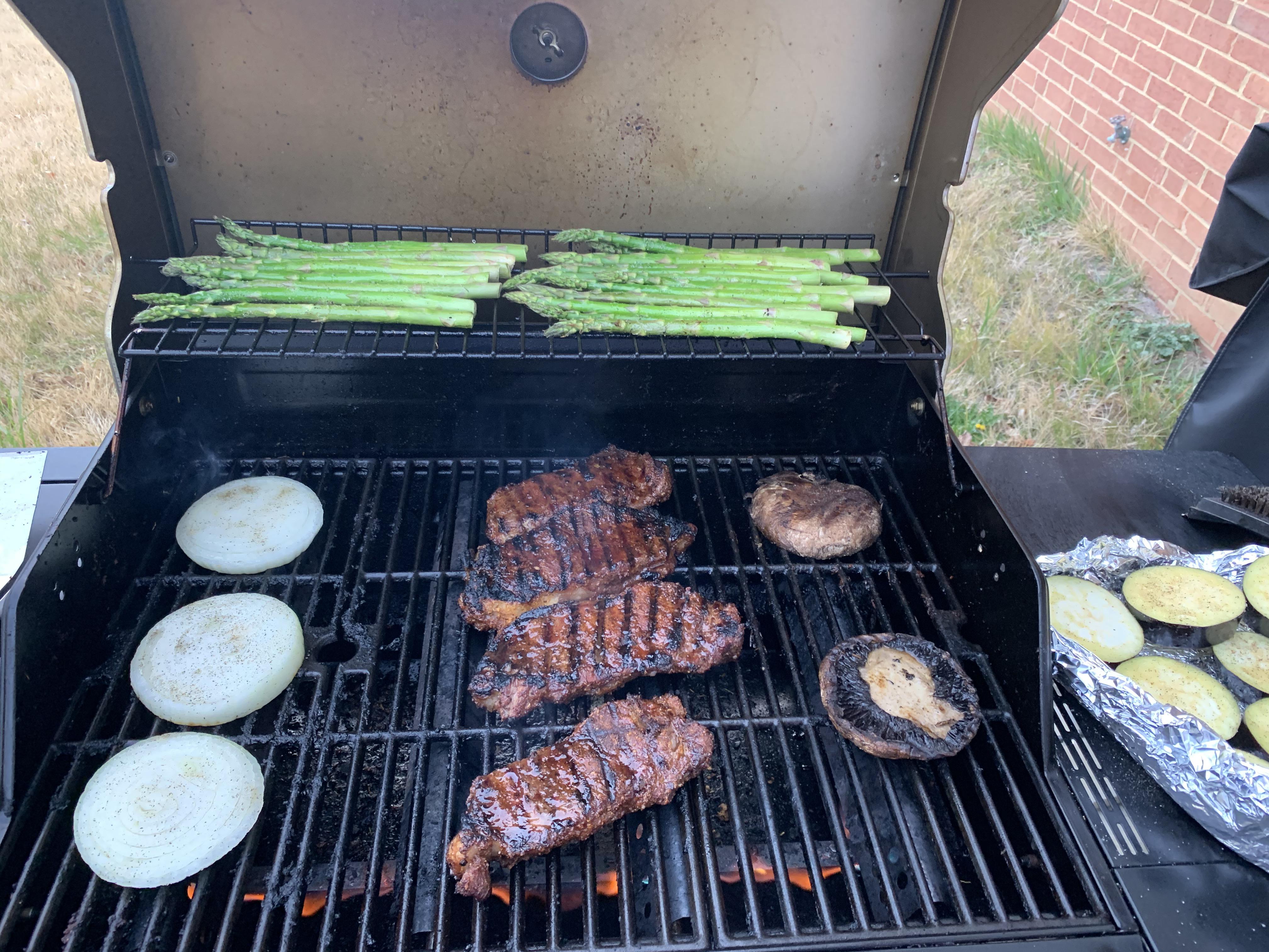 72 degrees and a fresh tank of propane! r/grilling